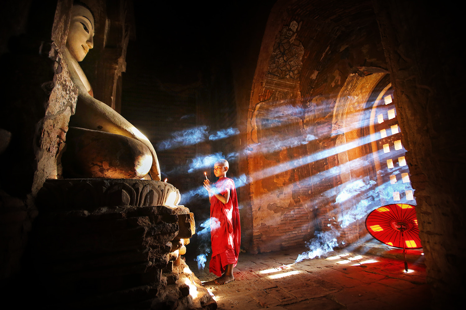 Canon EOS 6D + Canon EF 16-35mm F2.8L USM sample photo. Young buddhist monk photography
