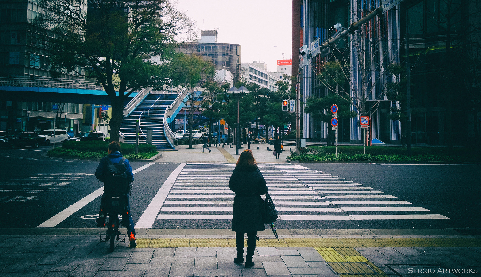 Sony Cyber-shot DSC-HX30V sample photo. Umeda-shinmichi intersection photography