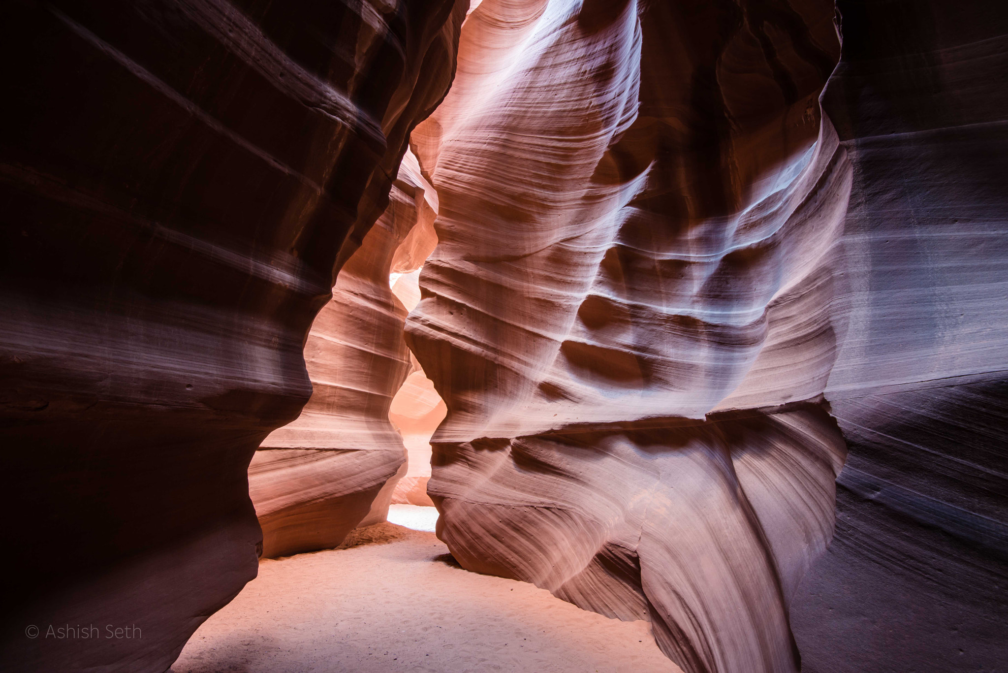 Nikon AF-S Nikkor 16-35mm F4G ED VR sample photo. Tunnel of light photography