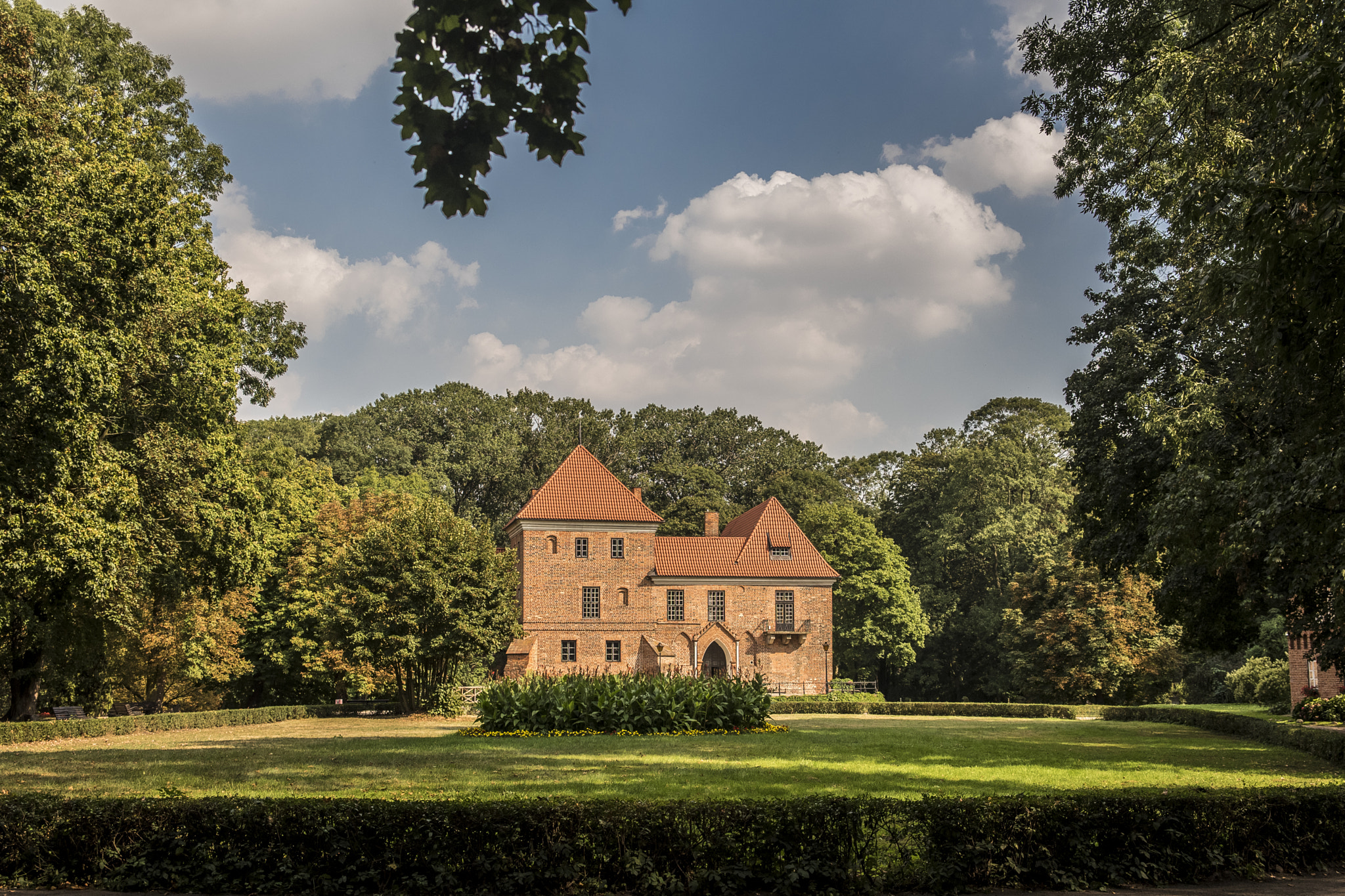 Sigma 24-70mm F2.8 EX DG HSM sample photo. Castle in oporow photography