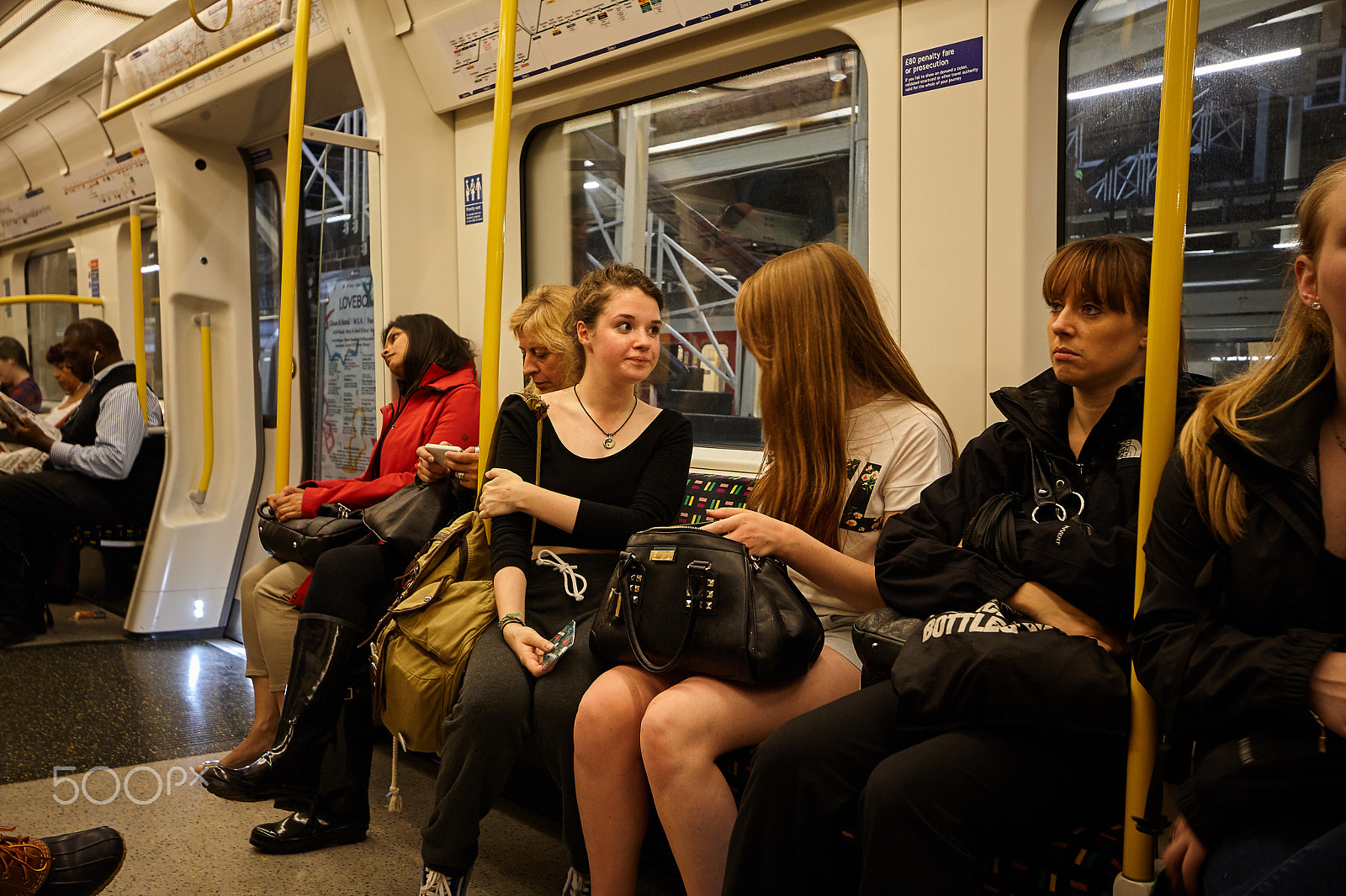 Canon EF-S 10-22mm F3.5-4.5 USM sample photo. Img underground photography