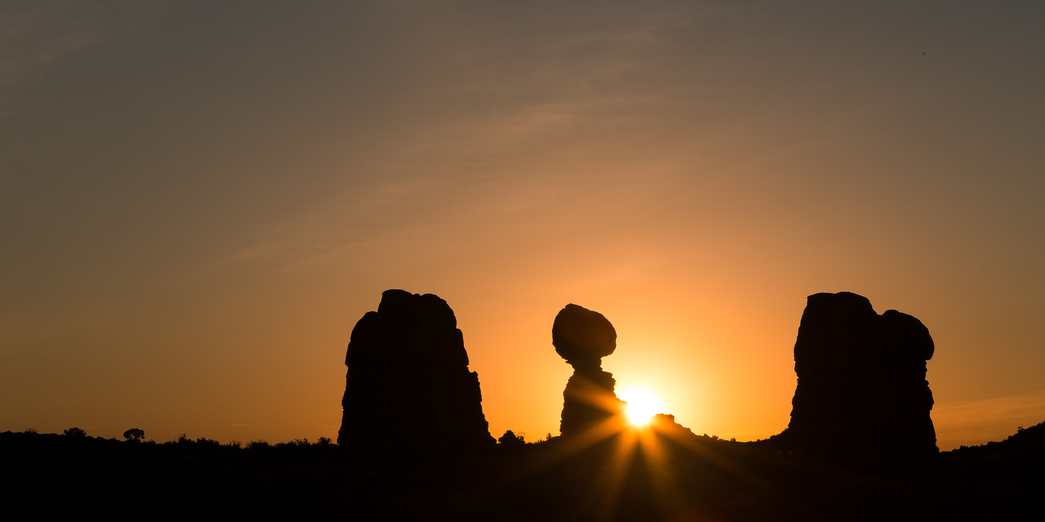 Canon EF 70-200mm F2.8L IS USM sample photo. Balanced rock photography