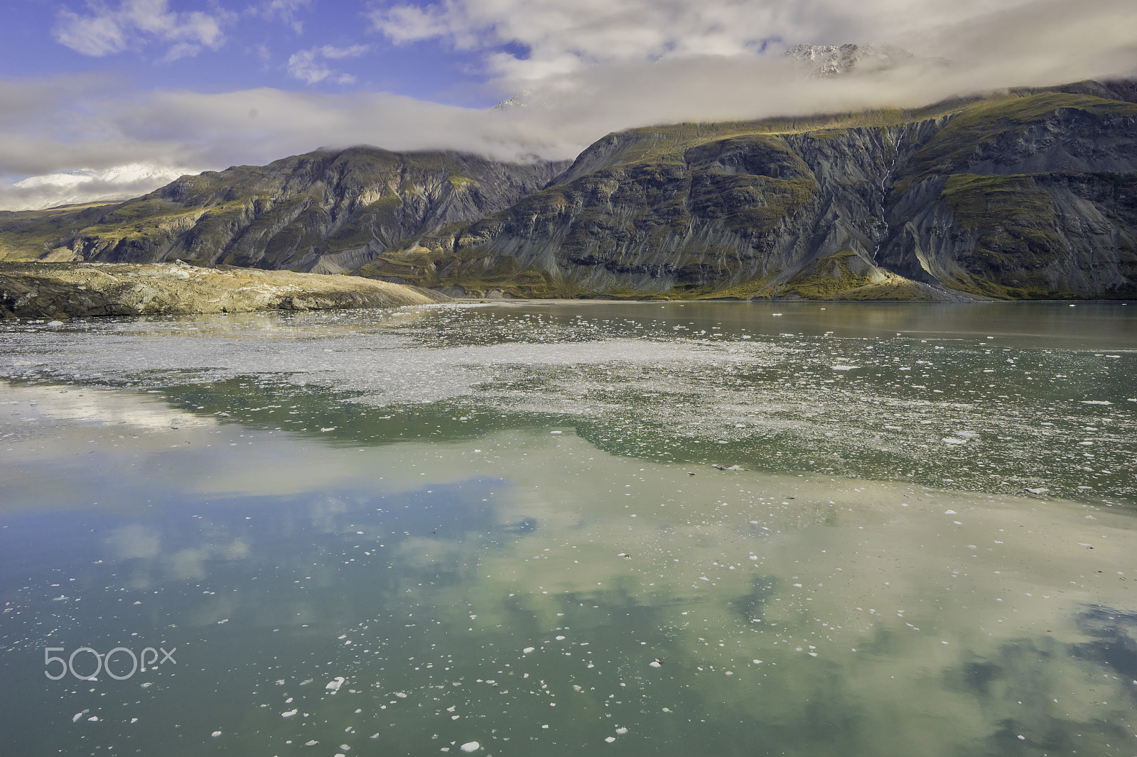 Sony a7 + Sony Vario-Tessar T* FE 16-35mm F4 ZA OSS sample photo. Glacier bay, alaska photography