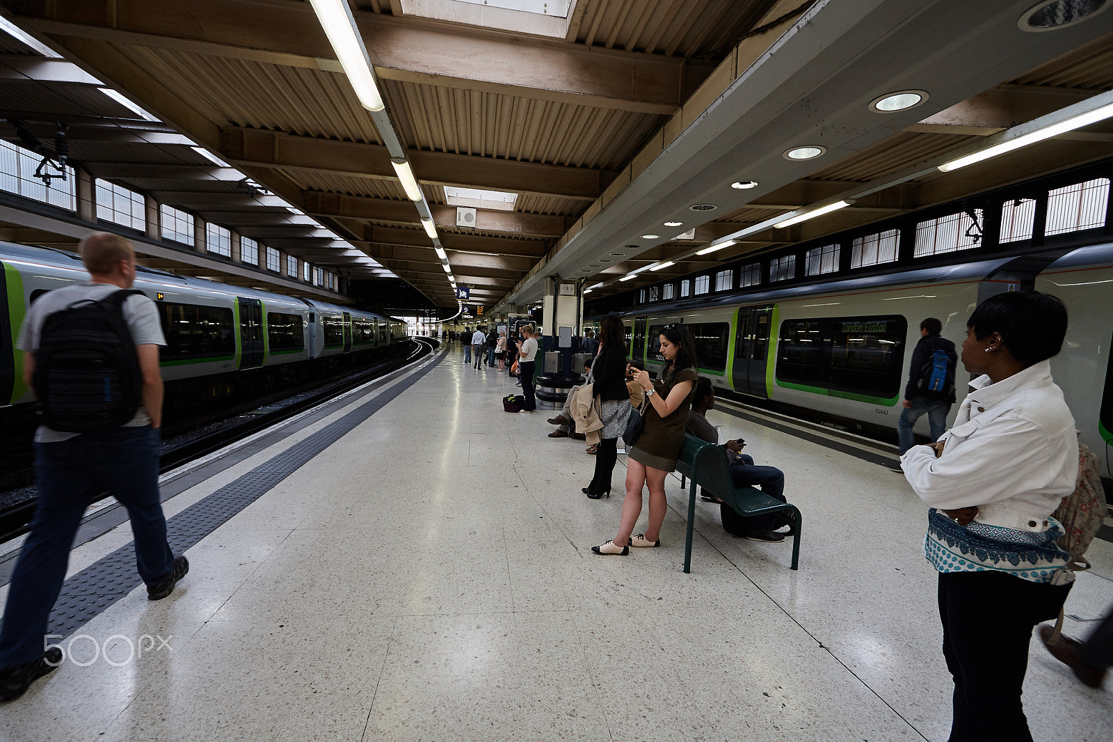 Canon EF-S 10-22mm F3.5-4.5 USM sample photo. Img underground station photography