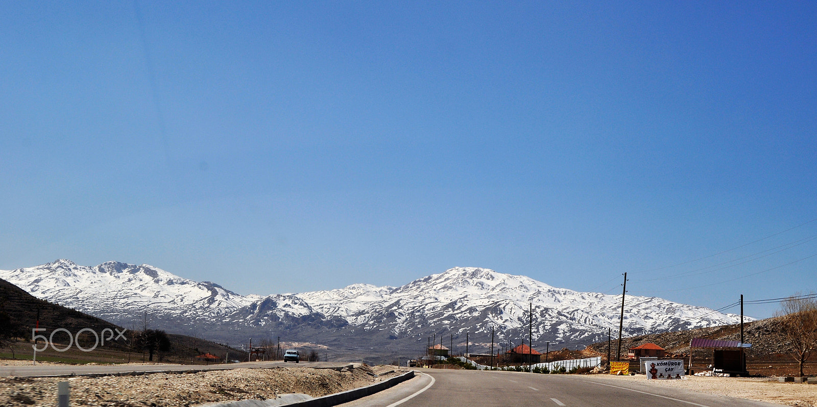 Nikon D5000 sample photo. On the road photography