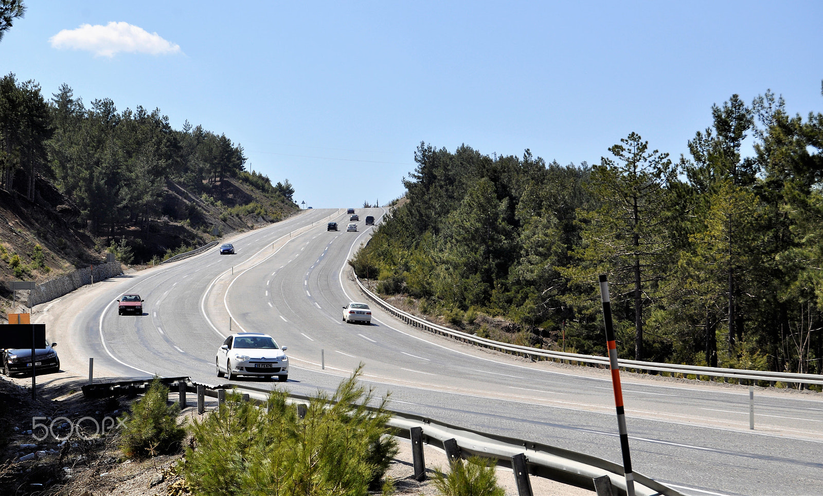 Nikon D5000 sample photo. On the road photography