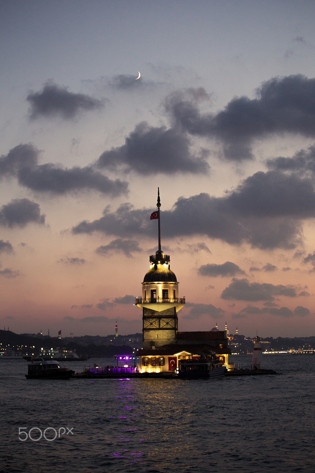 Canon EOS 6D + Canon EF 70-200mm F4L IS USM sample photo. Kiz kulesi - istanbul photography