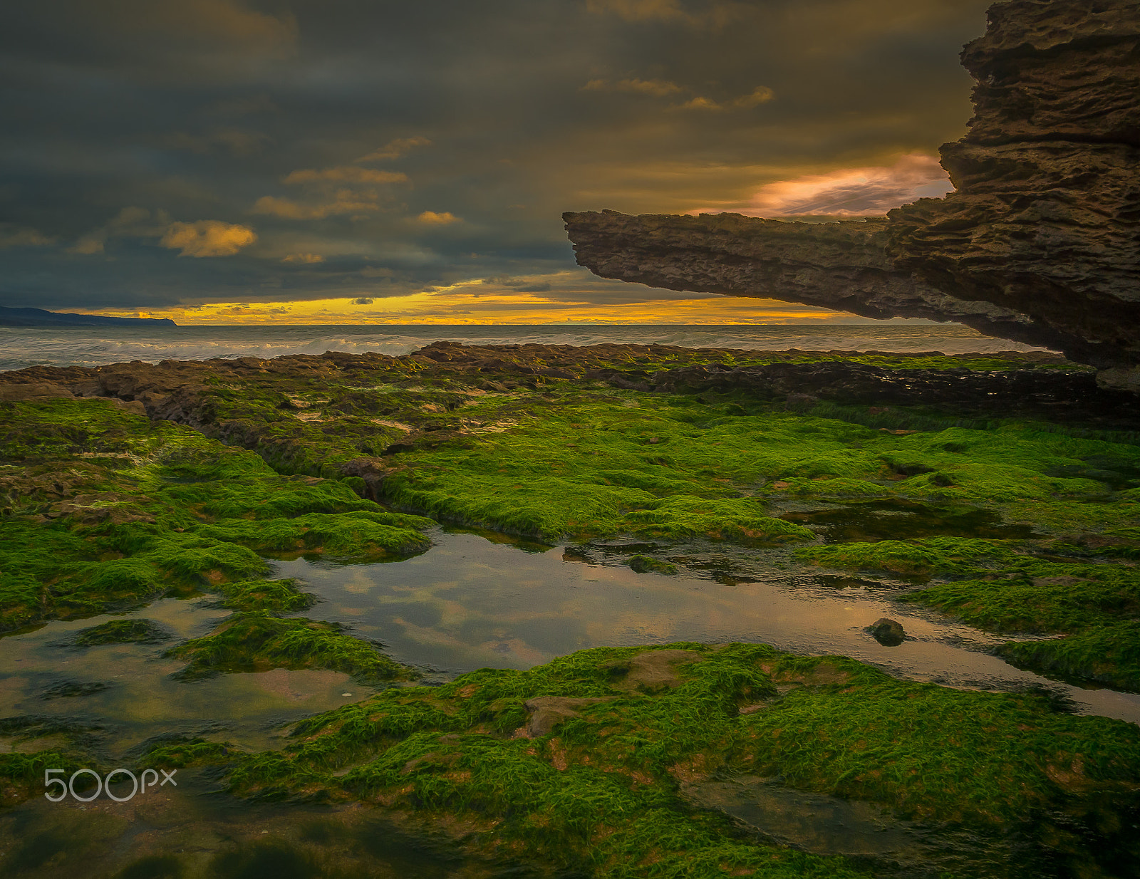 Olympus OM-D E-M10 sample photo. Storm on the west photography