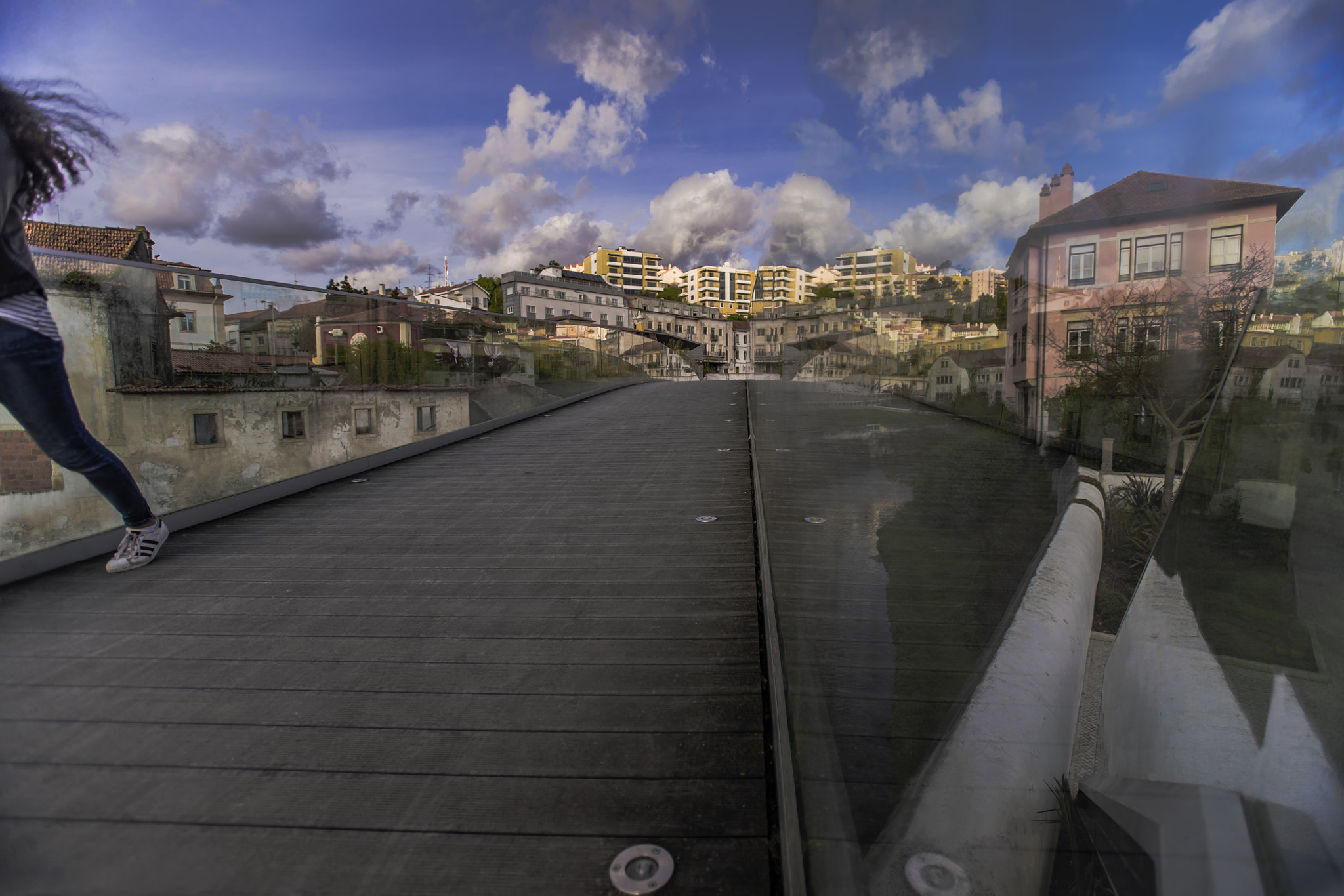 Nikon AF-S Nikkor 17-35mm F2.8D ED-IF sample photo. "reflectophotography - ... eva's leg, tom !" photography