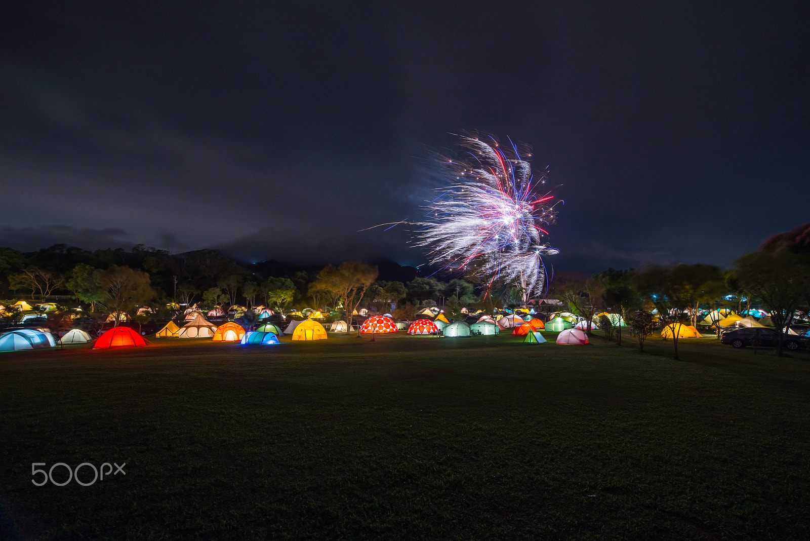 Samyang 14mm F2.8 ED AS IF UMC sample photo. Camping party photography