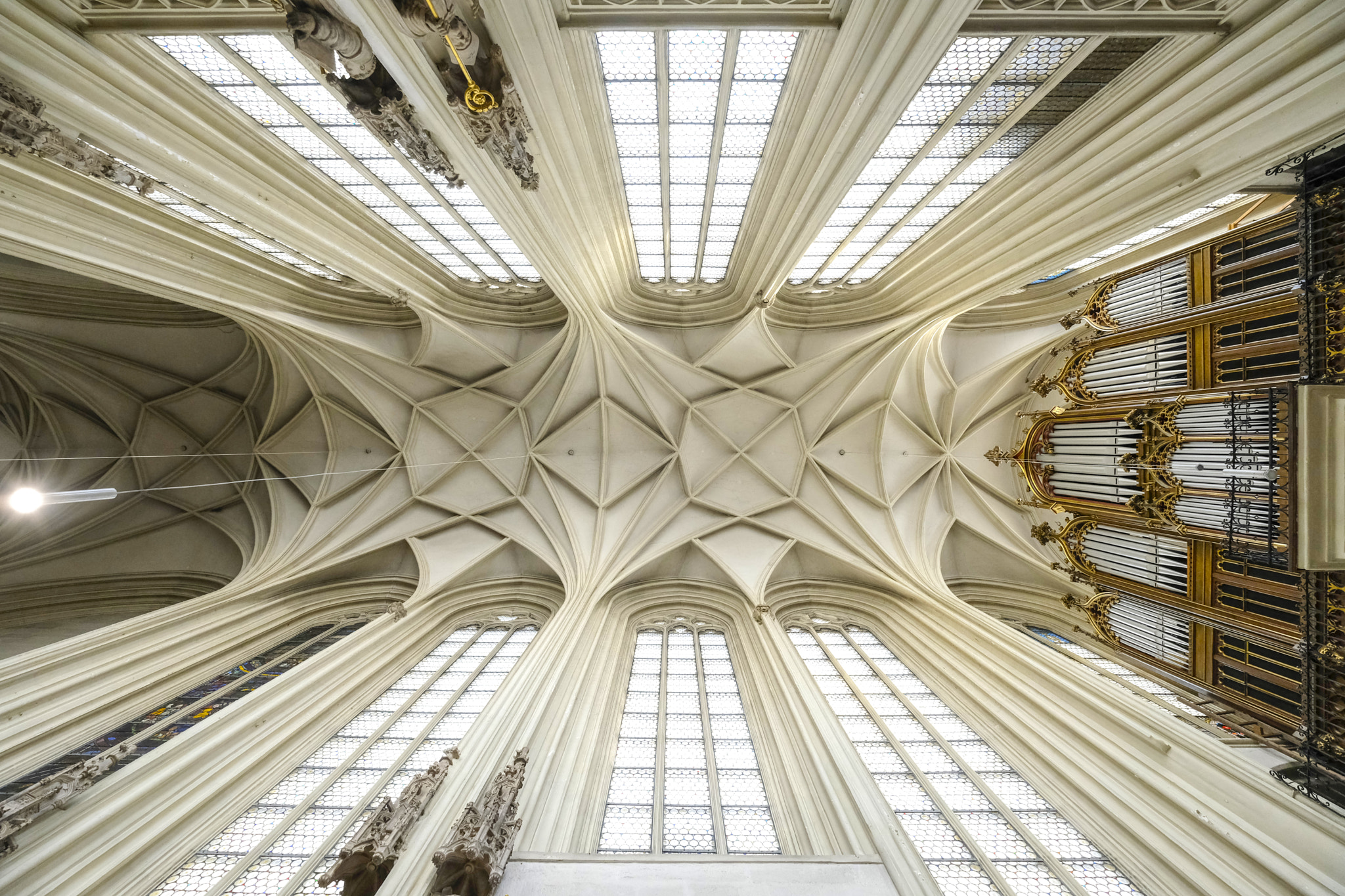 Fujifilm X-T2 sample photo. Church ceiling photography