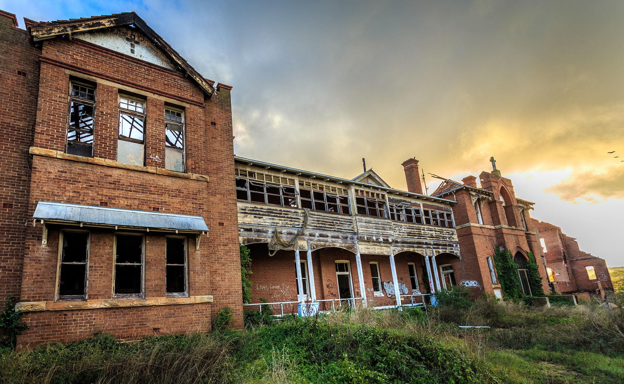 Canon EOS-1D X sample photo. The long abandoned goulburn orphanage, supposed to be haunted... photography
