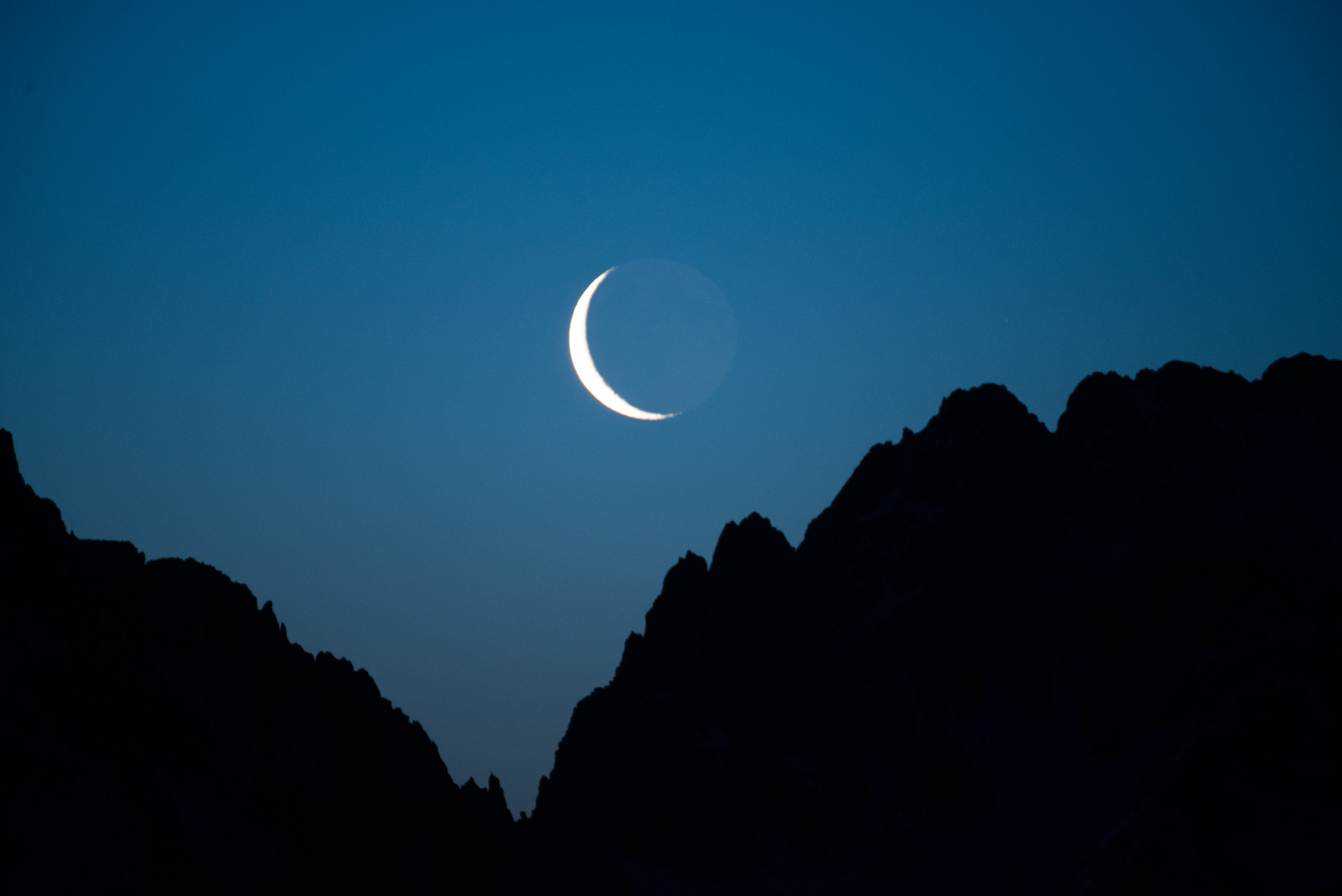 Nikon AF-S Nikkor 200-500mm F5.6E ED VR sample photo. Moonrise photography