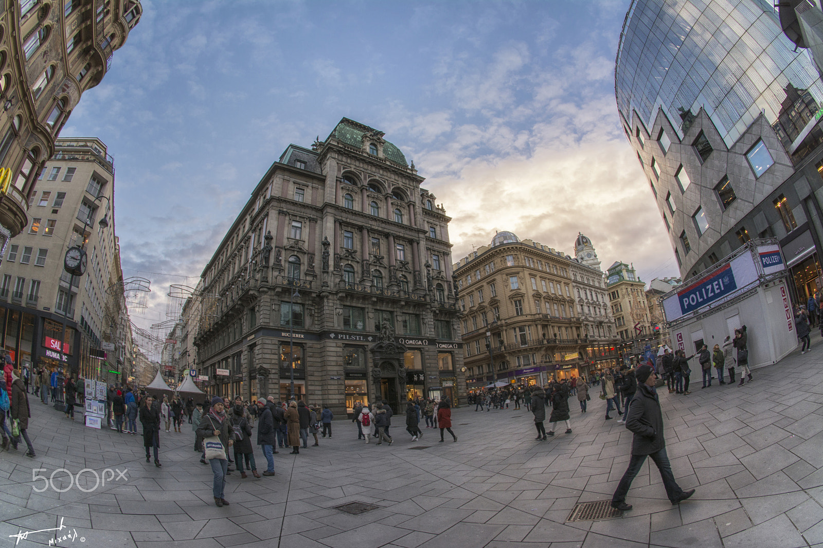 Sigma 10mm F2.8 EX DC HSM Diagonal Fisheye sample photo. Vienna streets photography