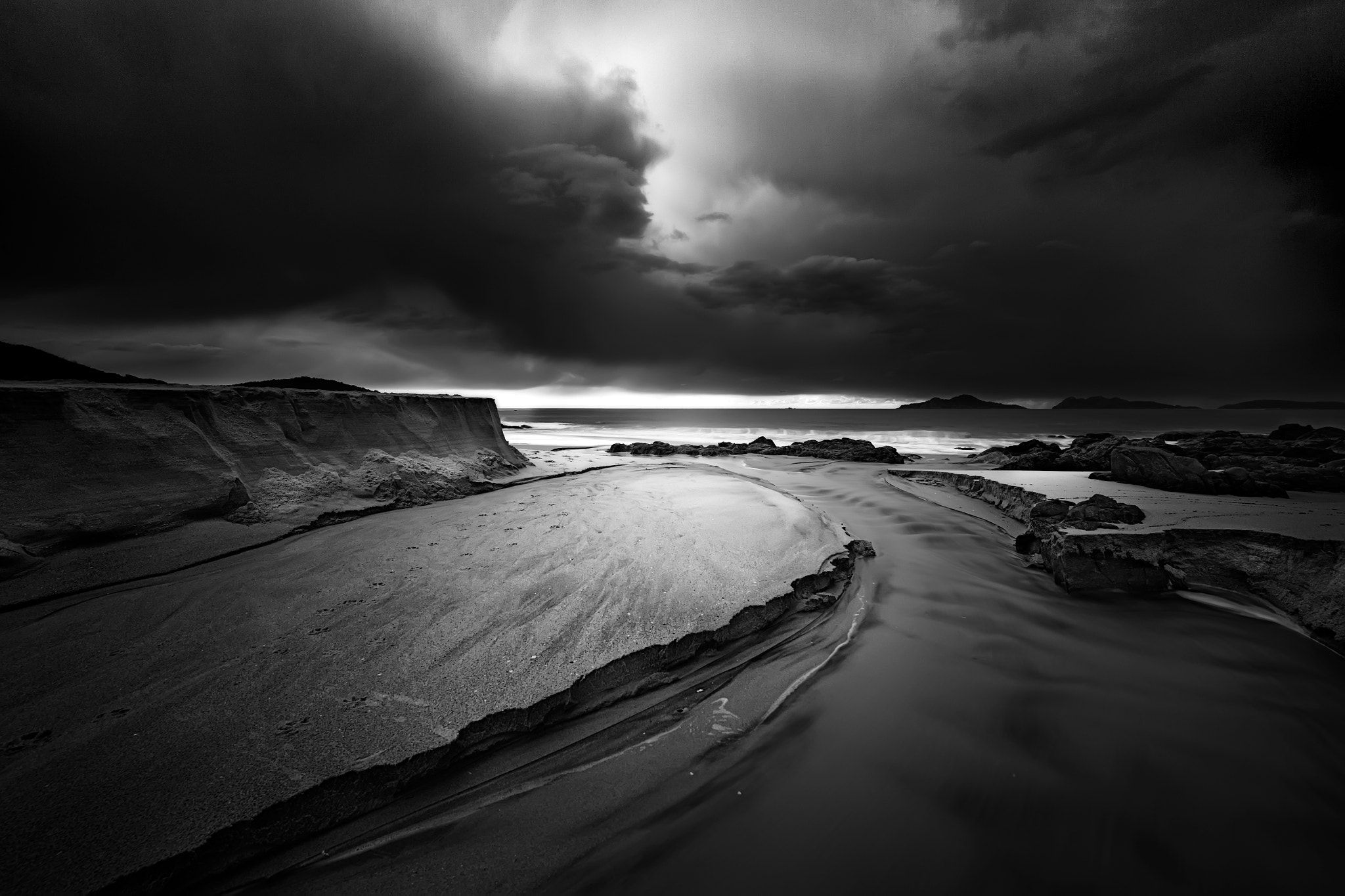 Nikon AF-S Nikkor 14-24mm F2.8G ED sample photo. Black storm photography