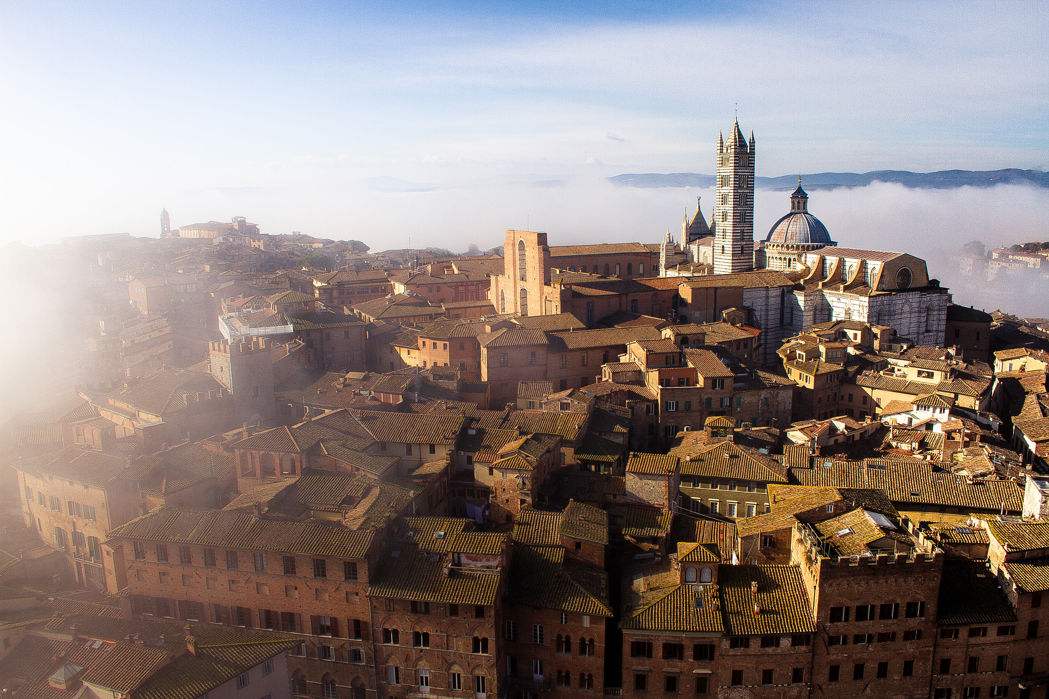 Canon EF-S 18-55mm F3.5-5.6 II sample photo. Siena from the skies photography
