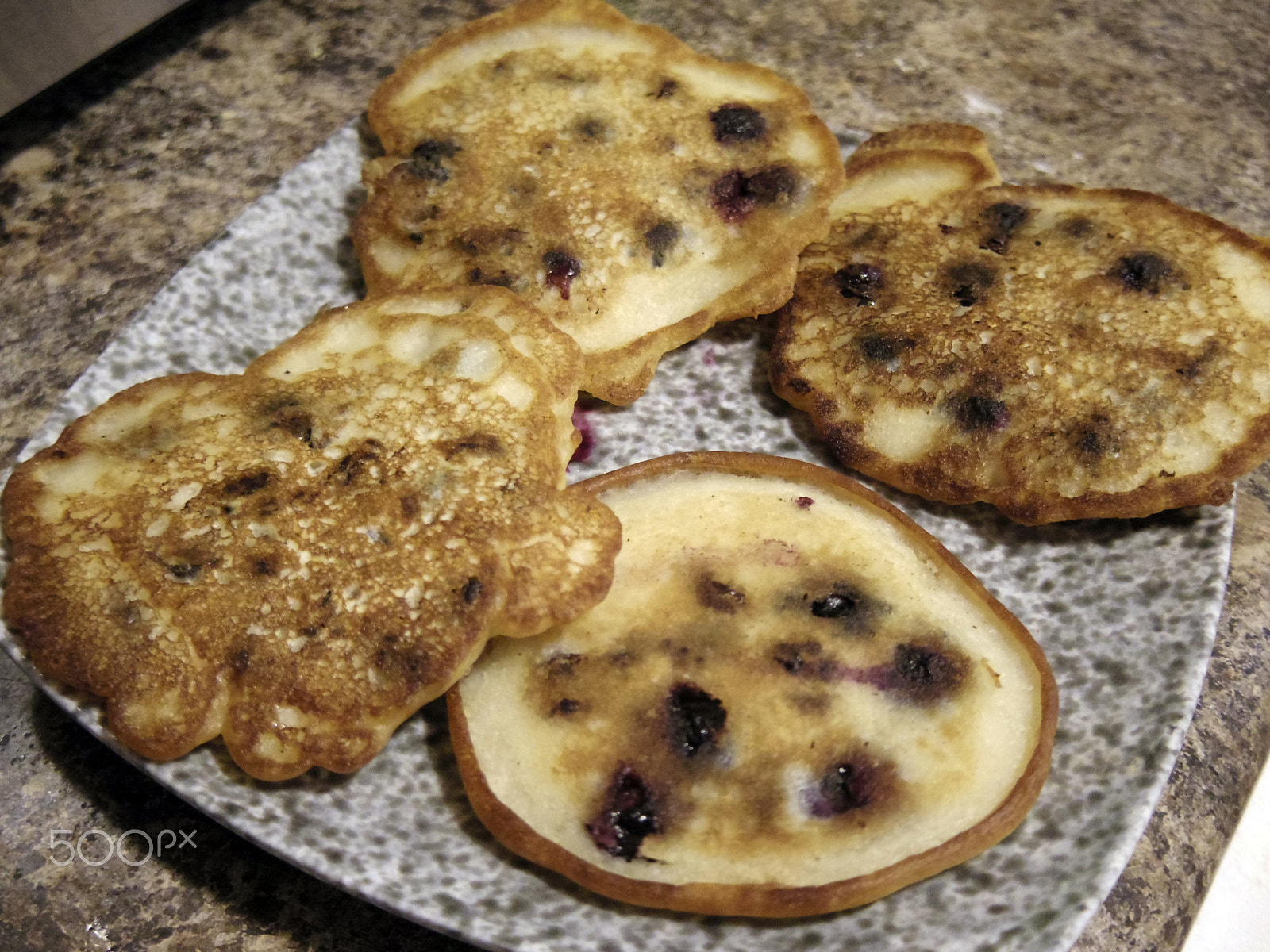 Pentax Q-S1 sample photo. Blueberry and golden raisin pancakes photography