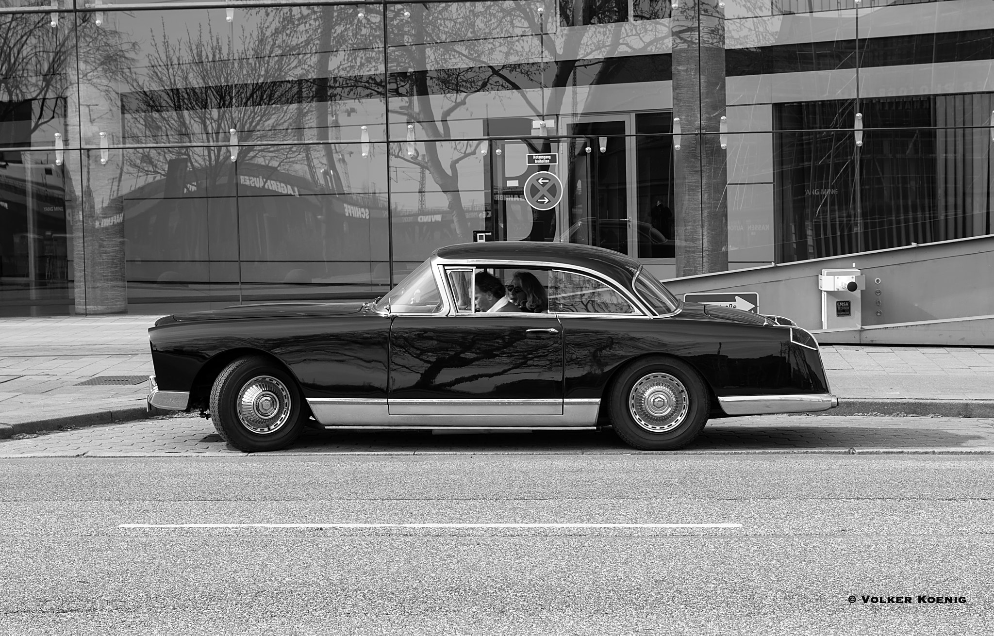 Pentax smc DA* 16-50mm F2.8 ED AL (IF) SDM sample photo. Nice car photography