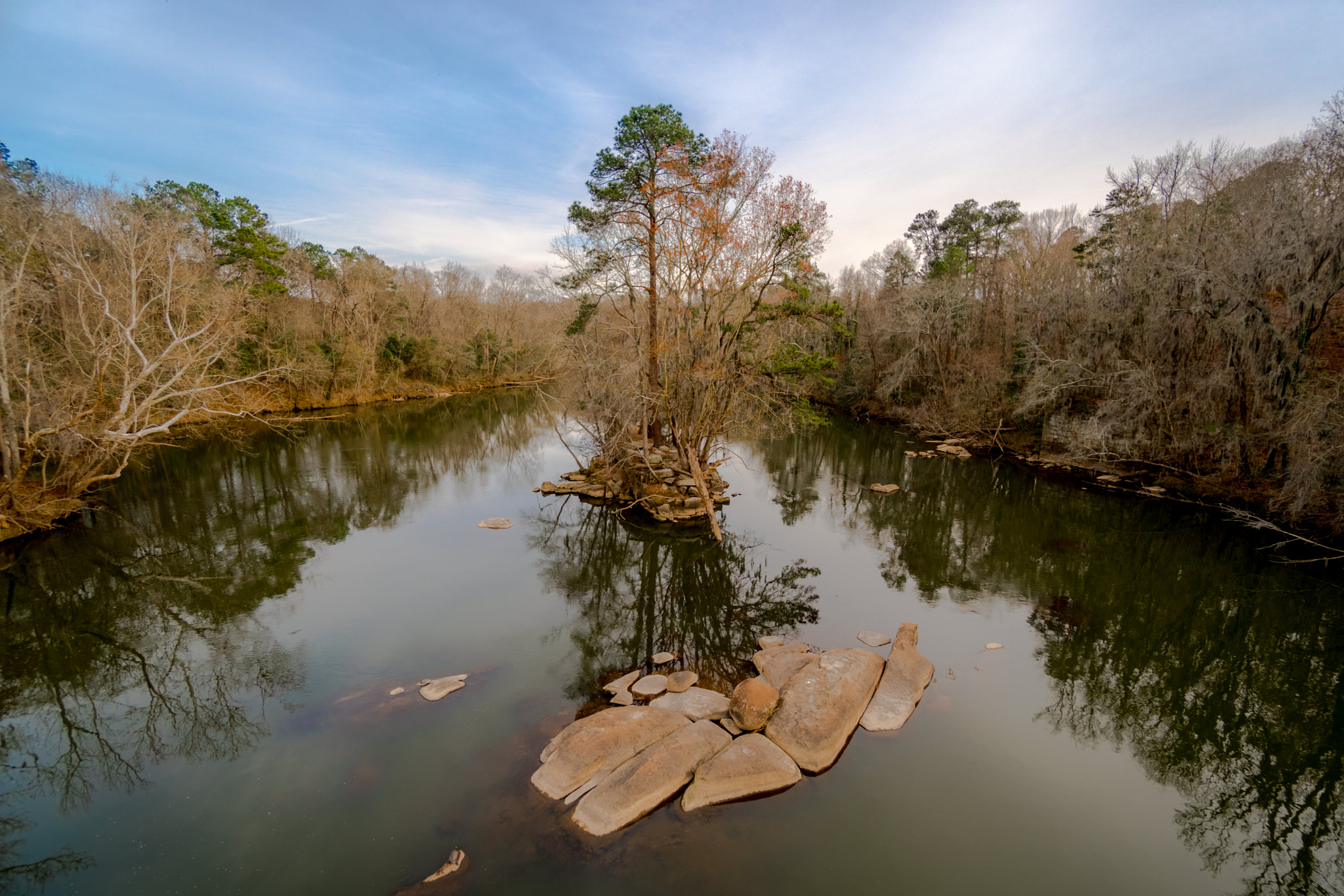 Sony a6300 + Sony E 10-18mm F4 OSS sample photo. "south carolina riverbanks" #photojambo photography