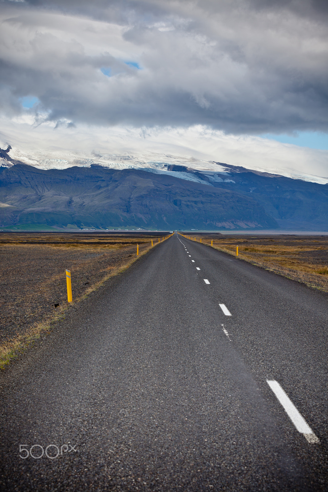 Canon EOS 5D Mark II + Canon EF 70-200mm F2.8L IS USM sample photo. Endless icelandic highway photography
