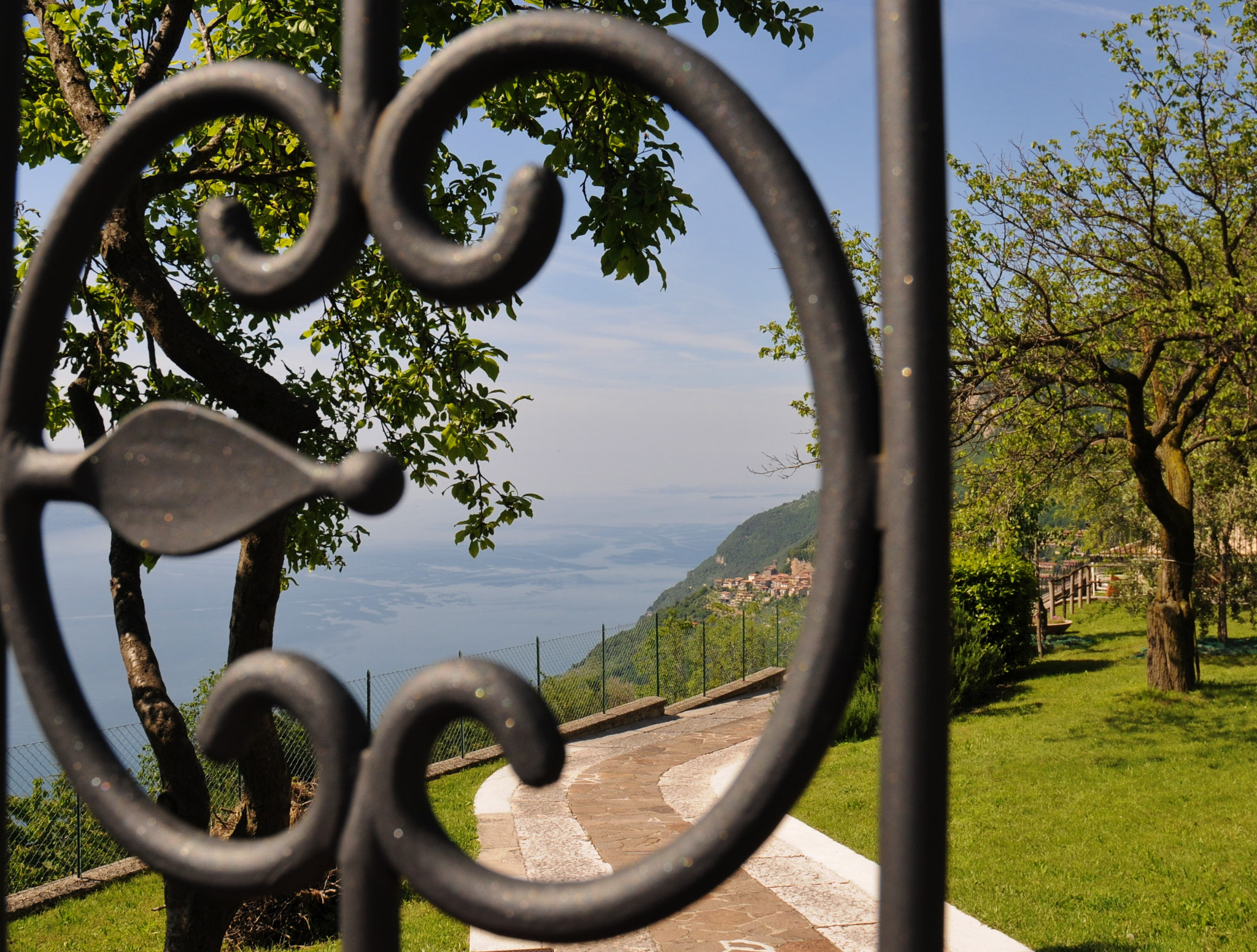 Nikon D300 sample photo. Lago di garda photography