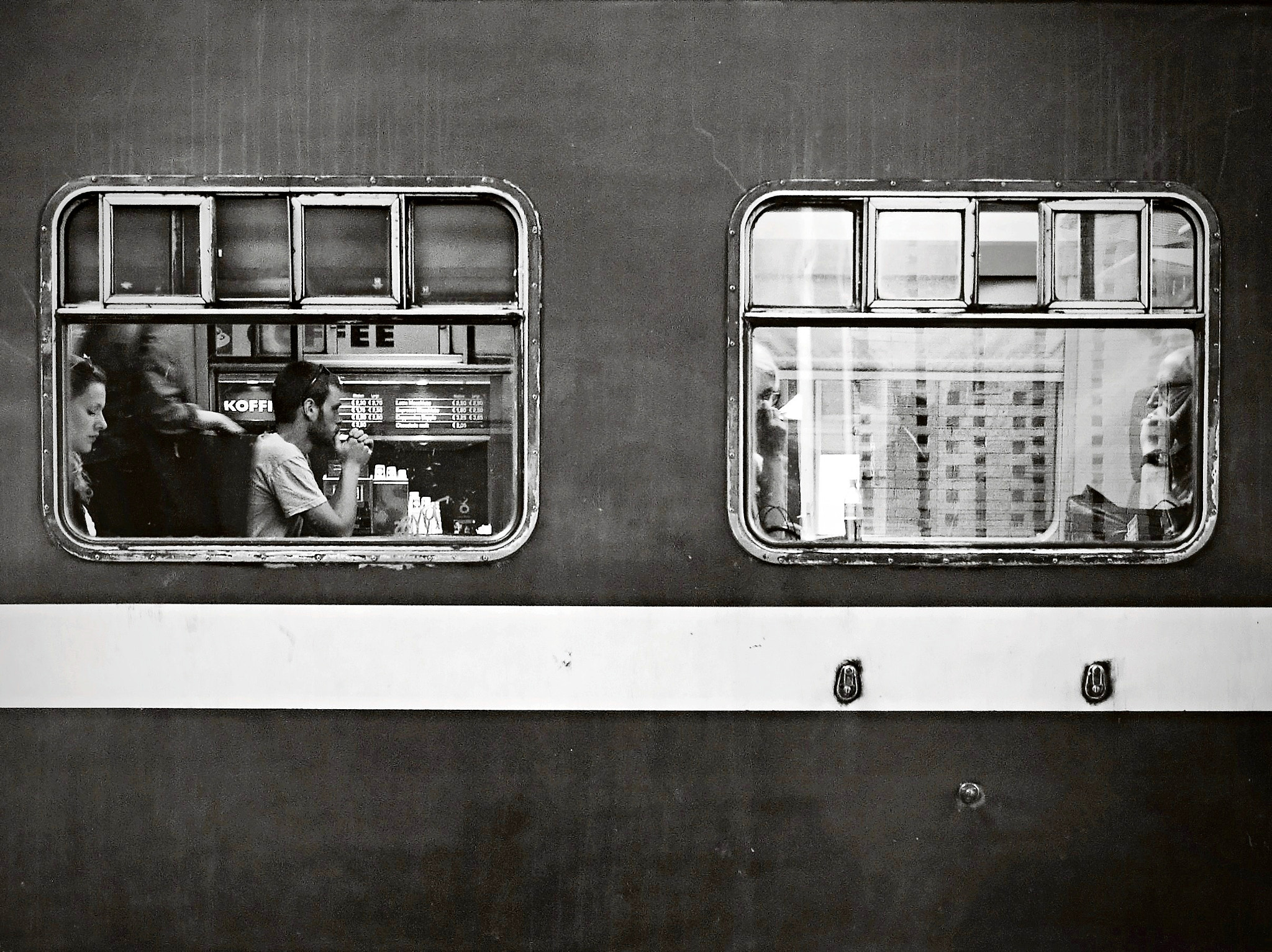 Nikon D90 sample photo. The girl on the train photography