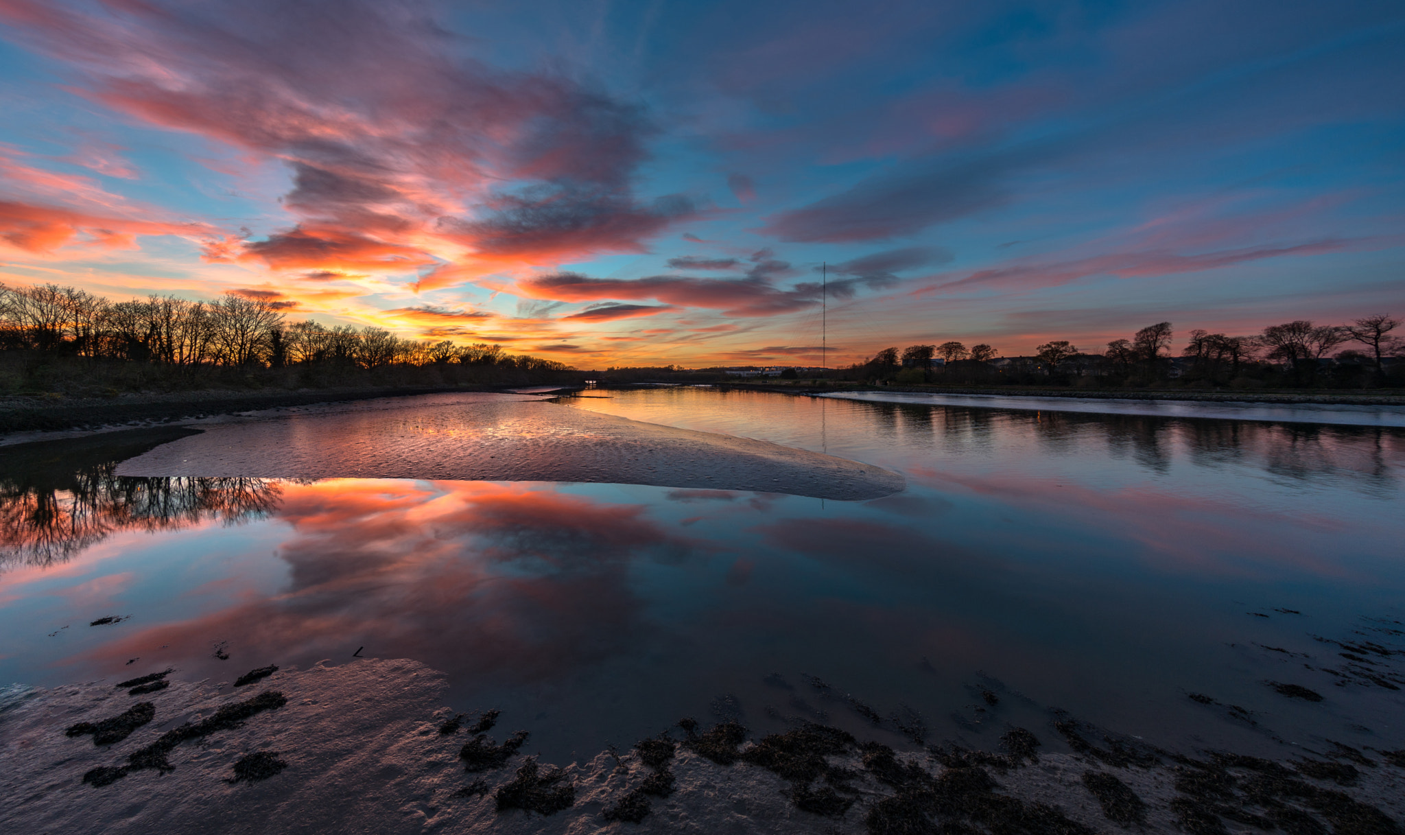 Voigtlander HELIAR-HYPER WIDE 10mm F5.6 sample photo. Colours photography