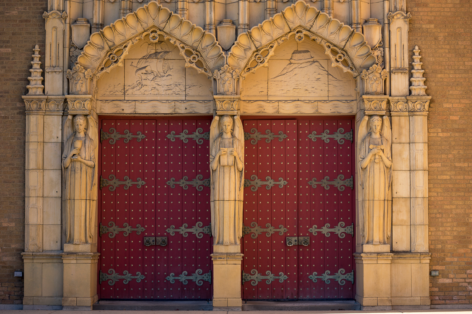 Sony a7 II + Sony FE 90mm F2.8 Macro G OSS sample photo. Church photography