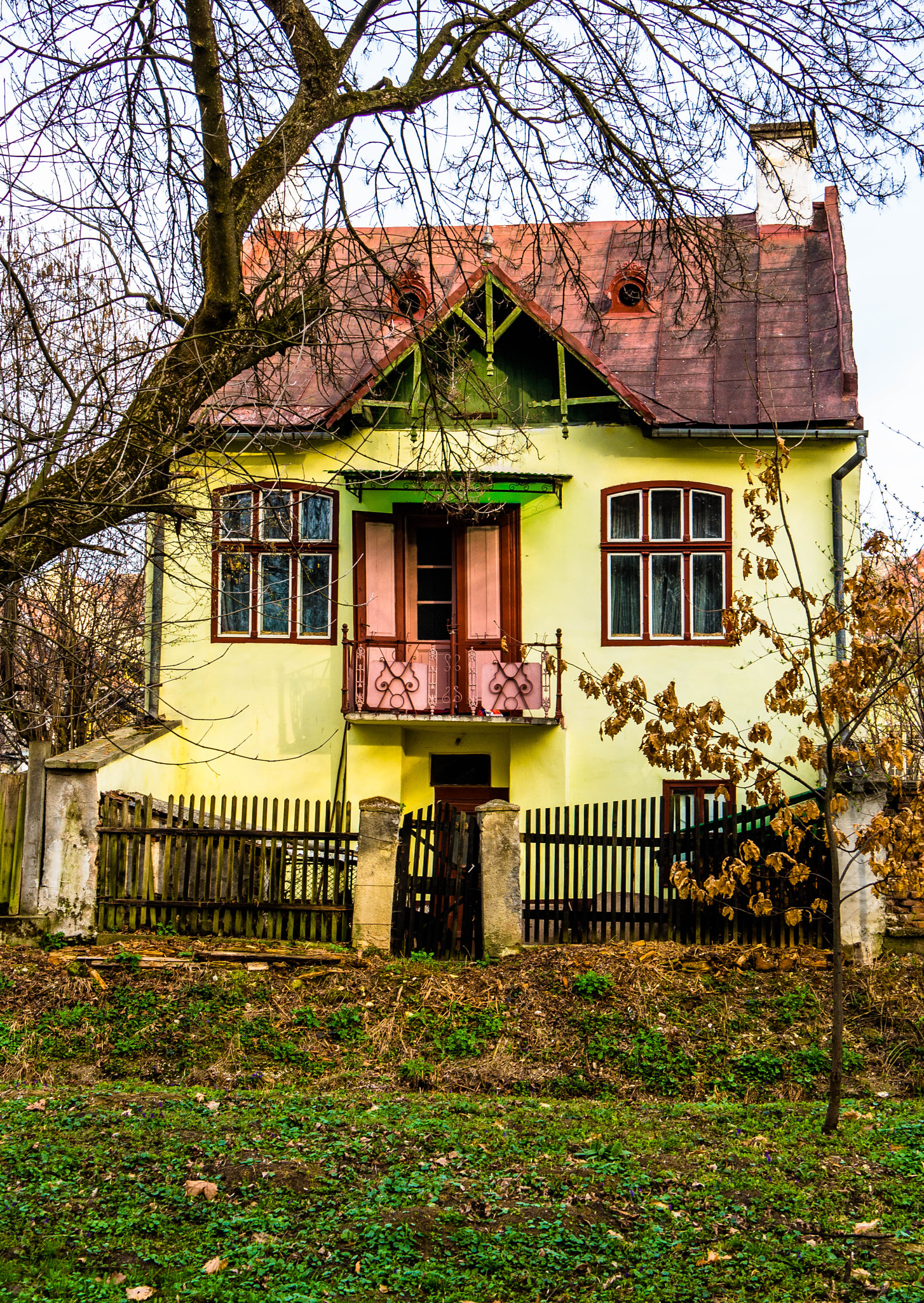 Olympus OM-D E-M10 sample photo. Transylvania's authentic charm! photography