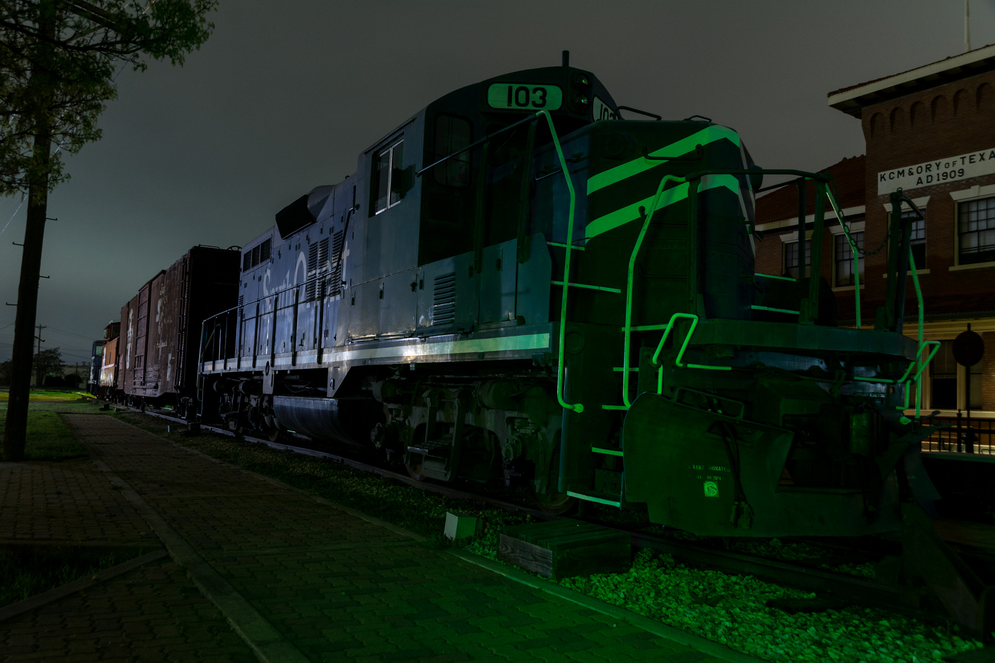 Nikon D7100 + Sigma 18-250mm F3.5-6.3 DC Macro OS HSM sample photo. Old train at night photography