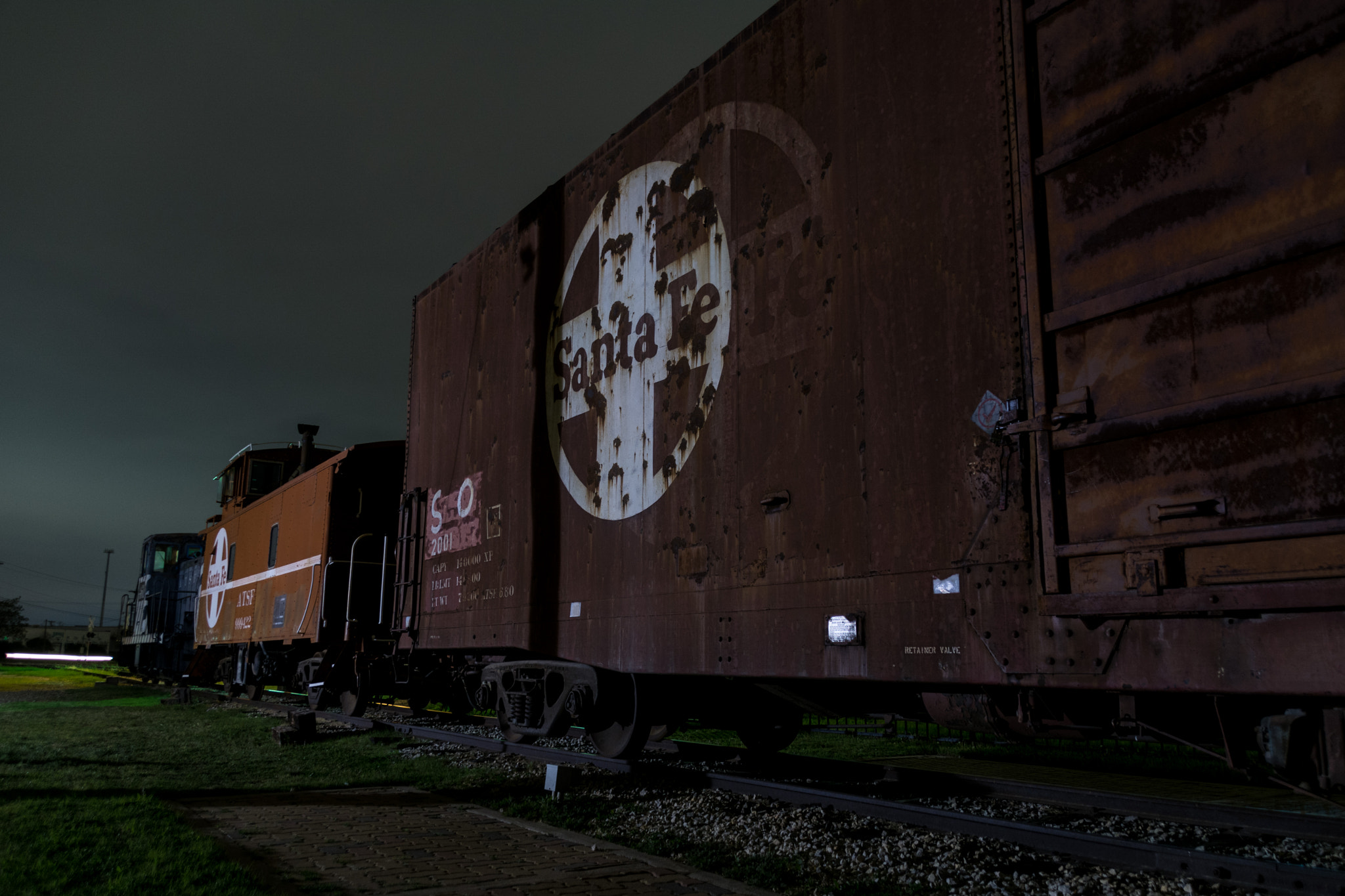 Nikon D7100 + Sigma 18-250mm F3.5-6.3 DC Macro OS HSM sample photo. Old train at night photography