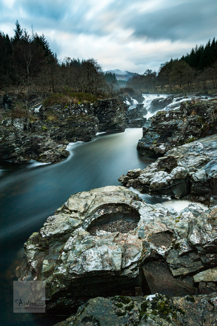 Nikon D3 + Nikon AF Nikkor 24-85mm F2.8-4D IF sample photo. Eas urchaidh waterfall photography