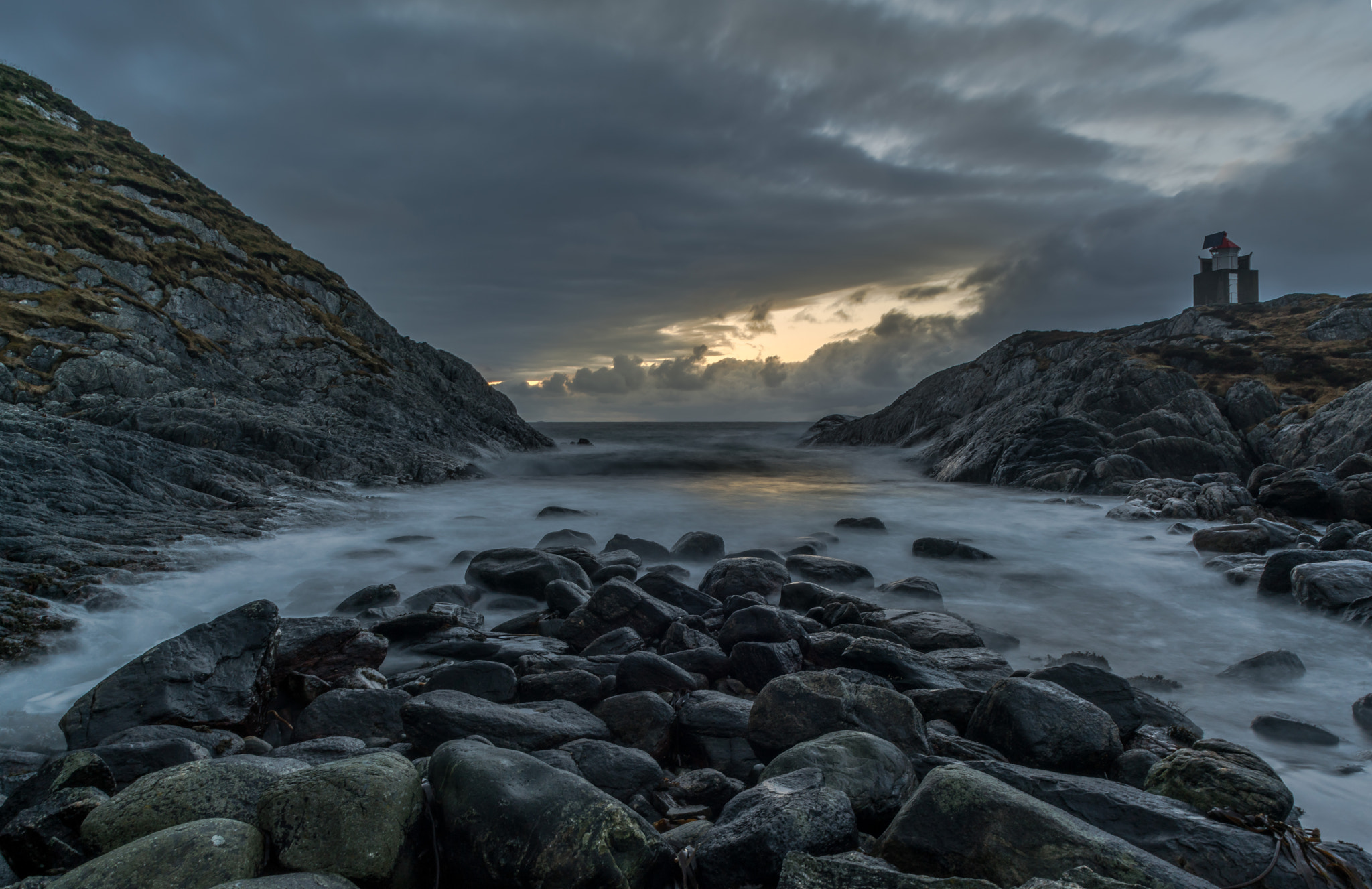 Sony a7R II sample photo. Between a rock and a hard place photography