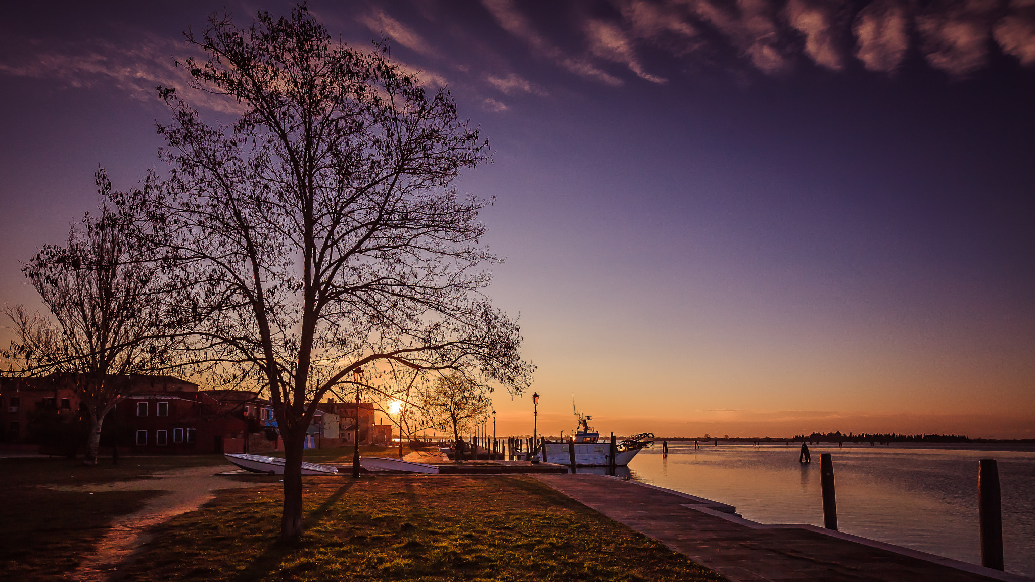 Canon EOS 5D sample photo. Il sole sorge photography