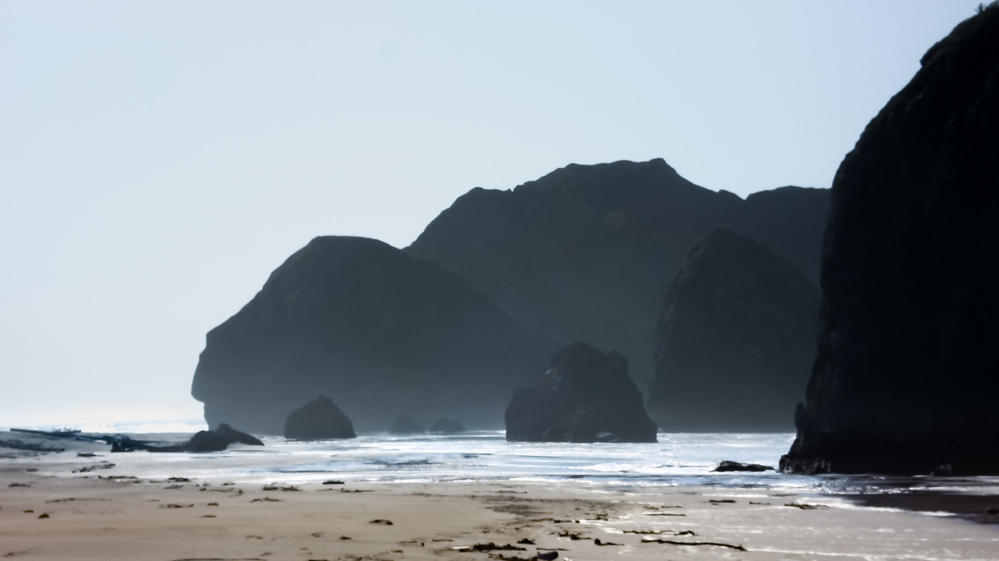 Sony DSC-W50 sample photo. Misty morning, rocky shore photography