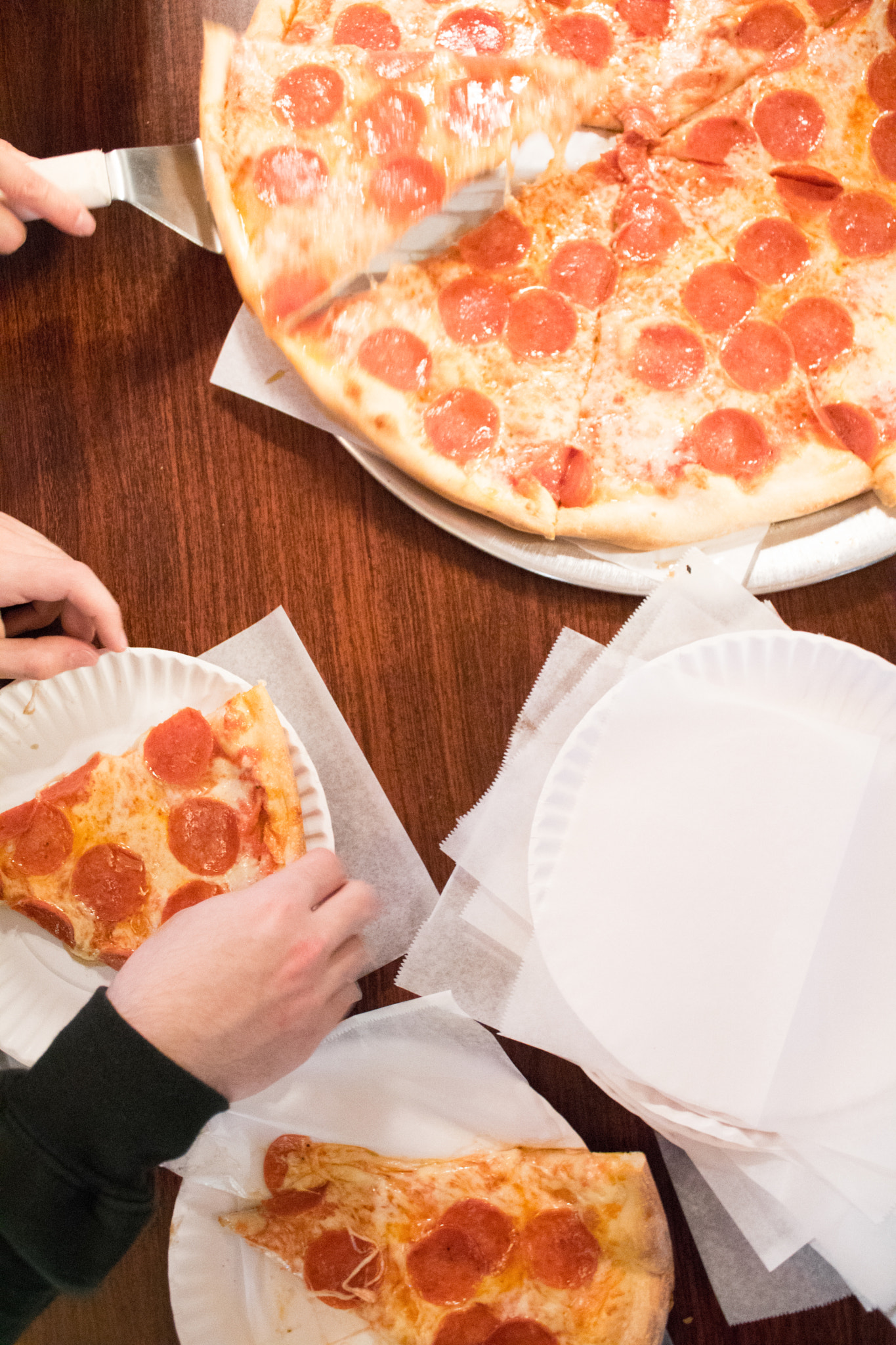 Canon EOS 750D (EOS Rebel T6i / EOS Kiss X8i) sample photo. Pizza pizza photography