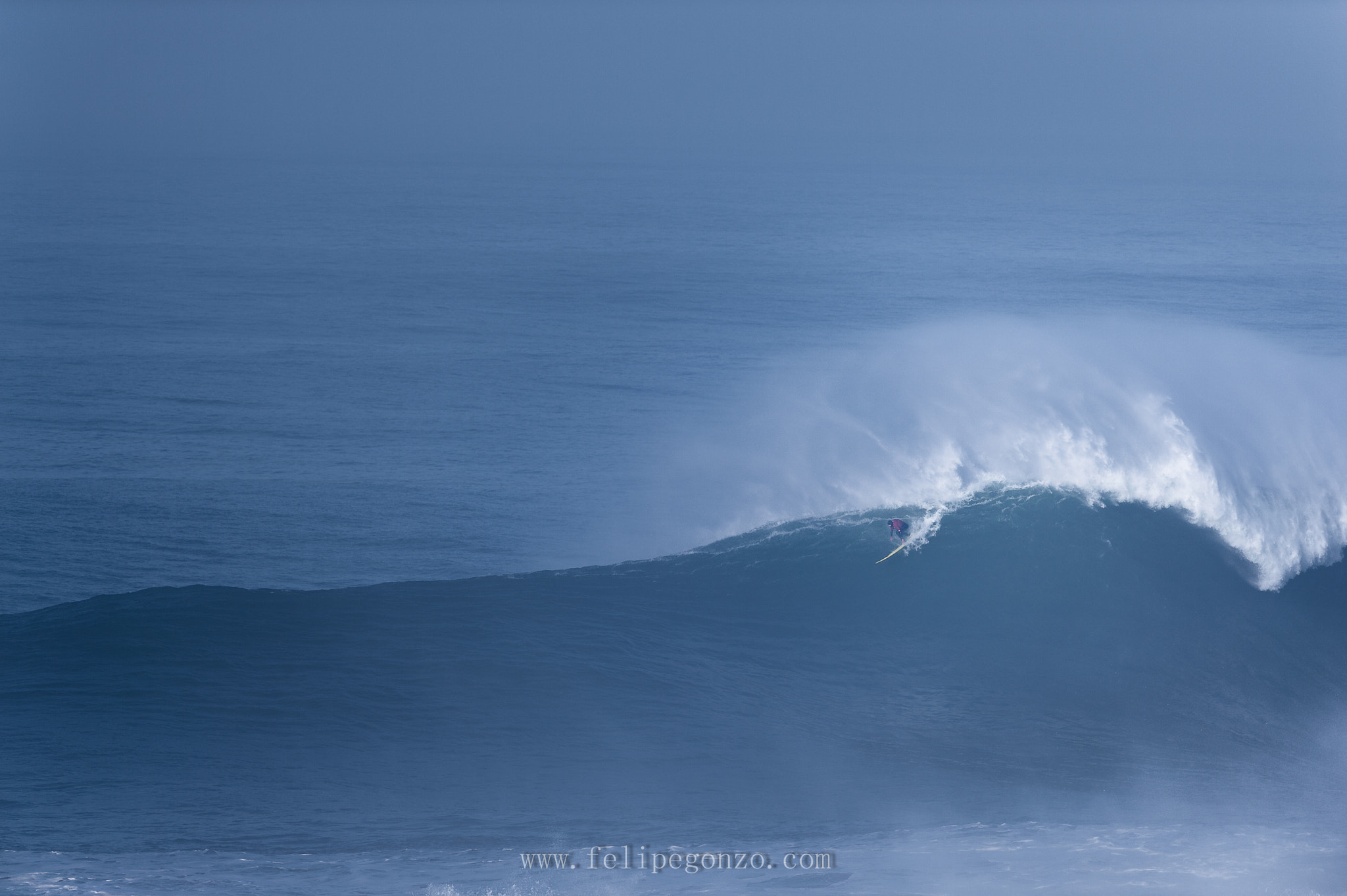 Nikon AF-S Nikkor 400mm F2.8G ED VR II sample photo. Dropping in a massive wave! photography