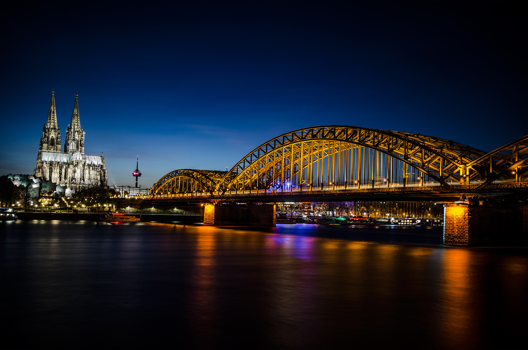 Nikon D7000 sample photo. Kölner dom & railway bridge at night, germany photography