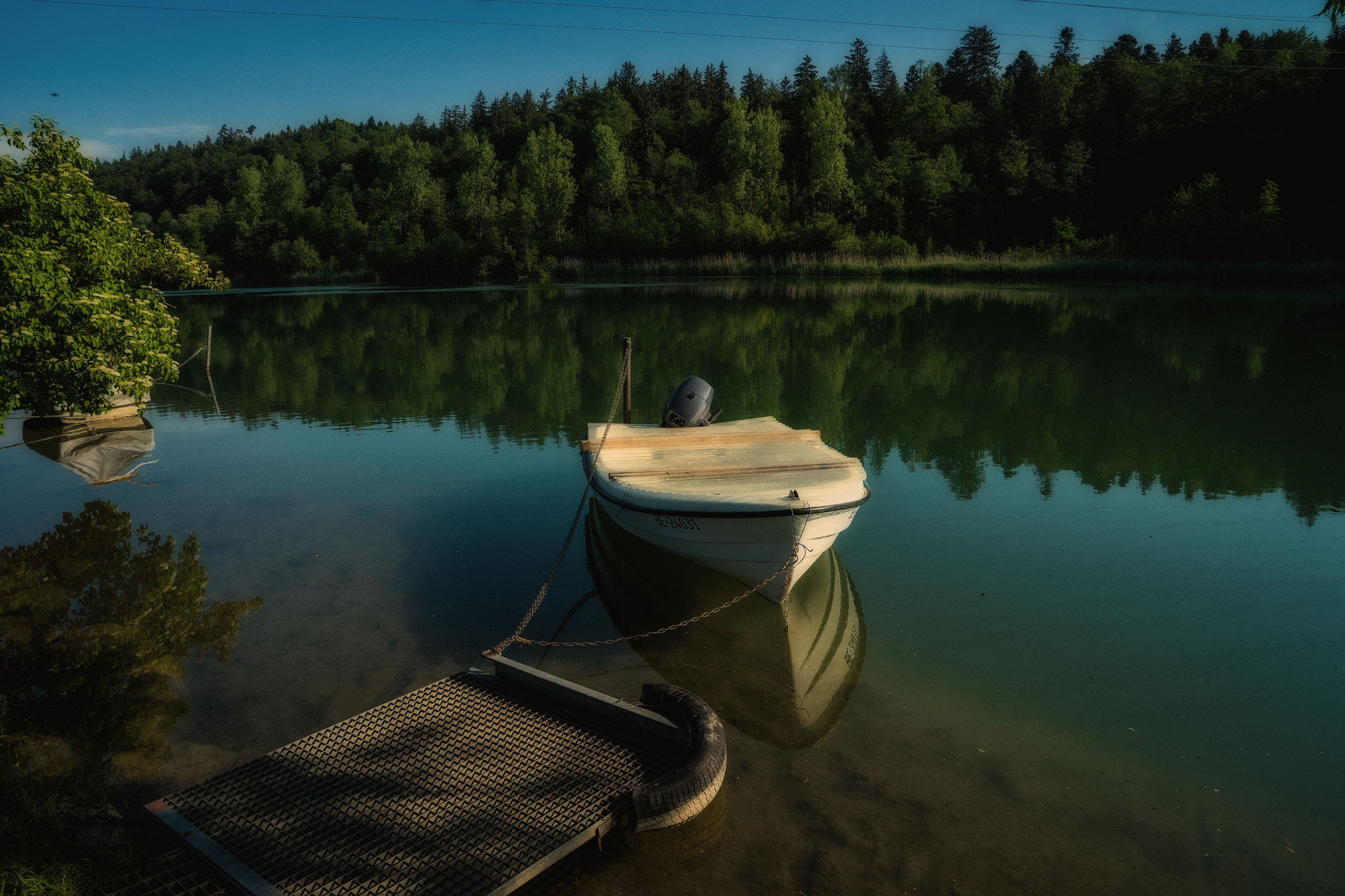 Sony a7 + Sony Vario Tessar T* FE 24-70mm F4 ZA OSS sample photo. Boot1 photography