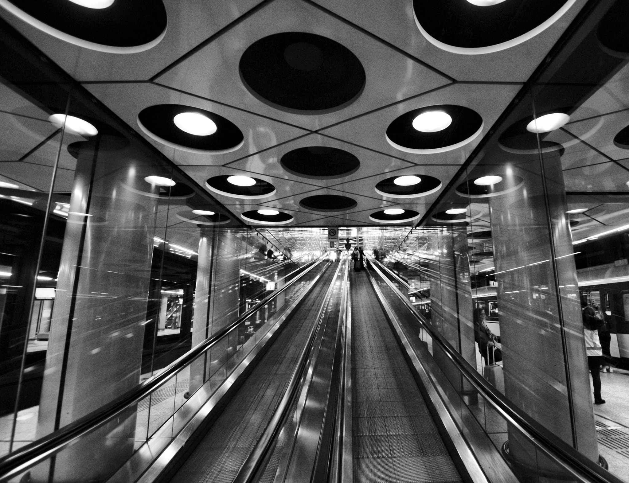 Sony Alpha DSLR-A290 sample photo. Escalator photography