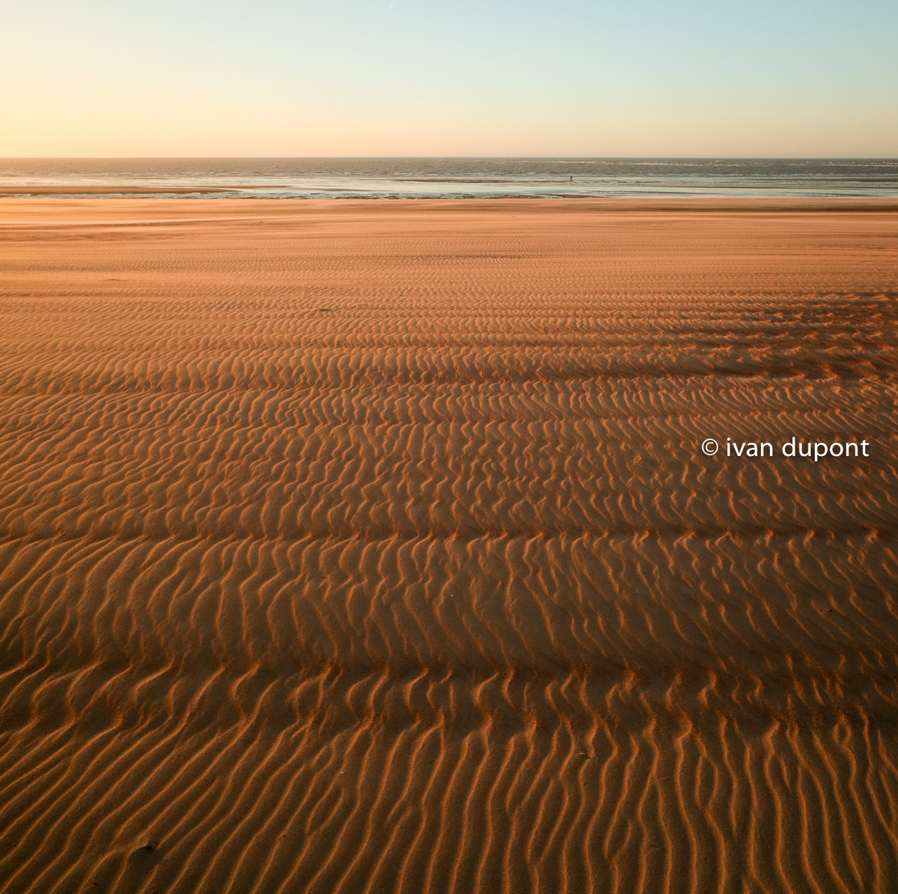 Canon EF-M 11-22mm F4-5.6 IS STM sample photo. Windy evening at the belgian seaside photography