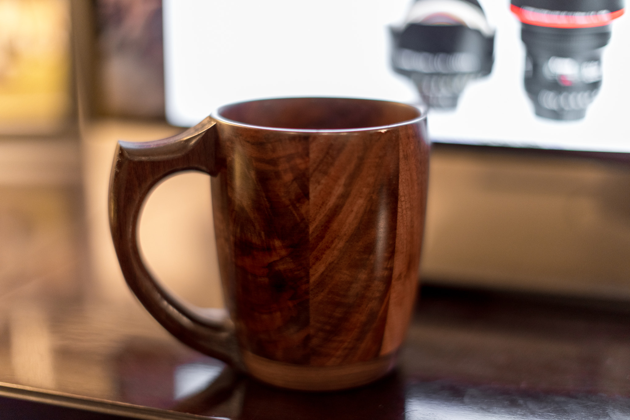Canon EF 50mm F1.2L USM sample photo. Coffee browsing lenses photography