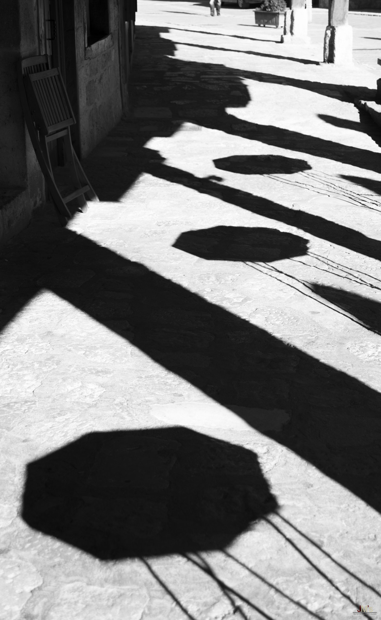 AF Zoom-Nikkor 35-80mm f/4-5.6D N sample photo. Shadows photography
