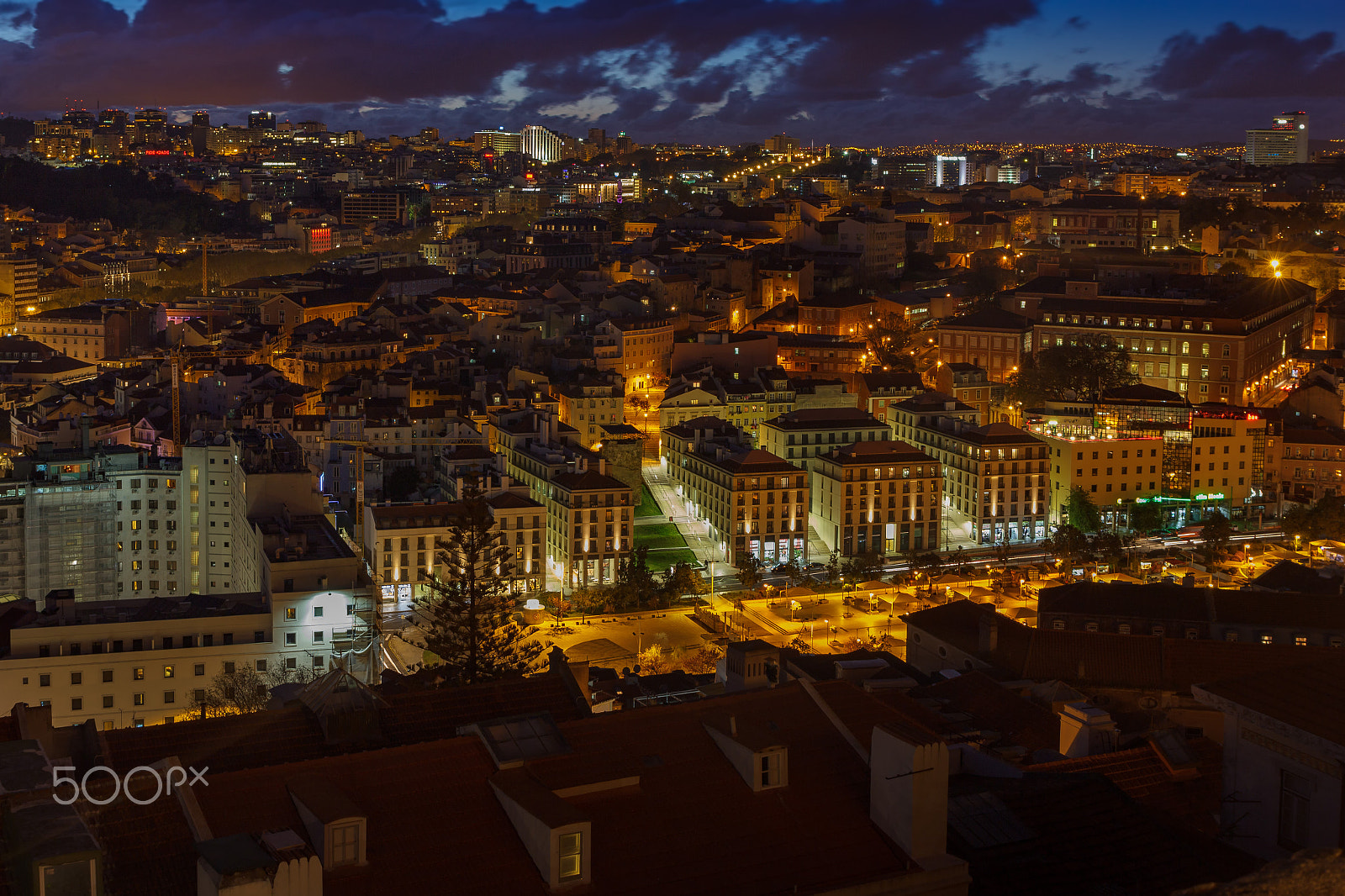 Canon EOS 60D + Canon EF 24-70mm F4L IS USM sample photo. Lisbon from castelo de são jorge at night i photography