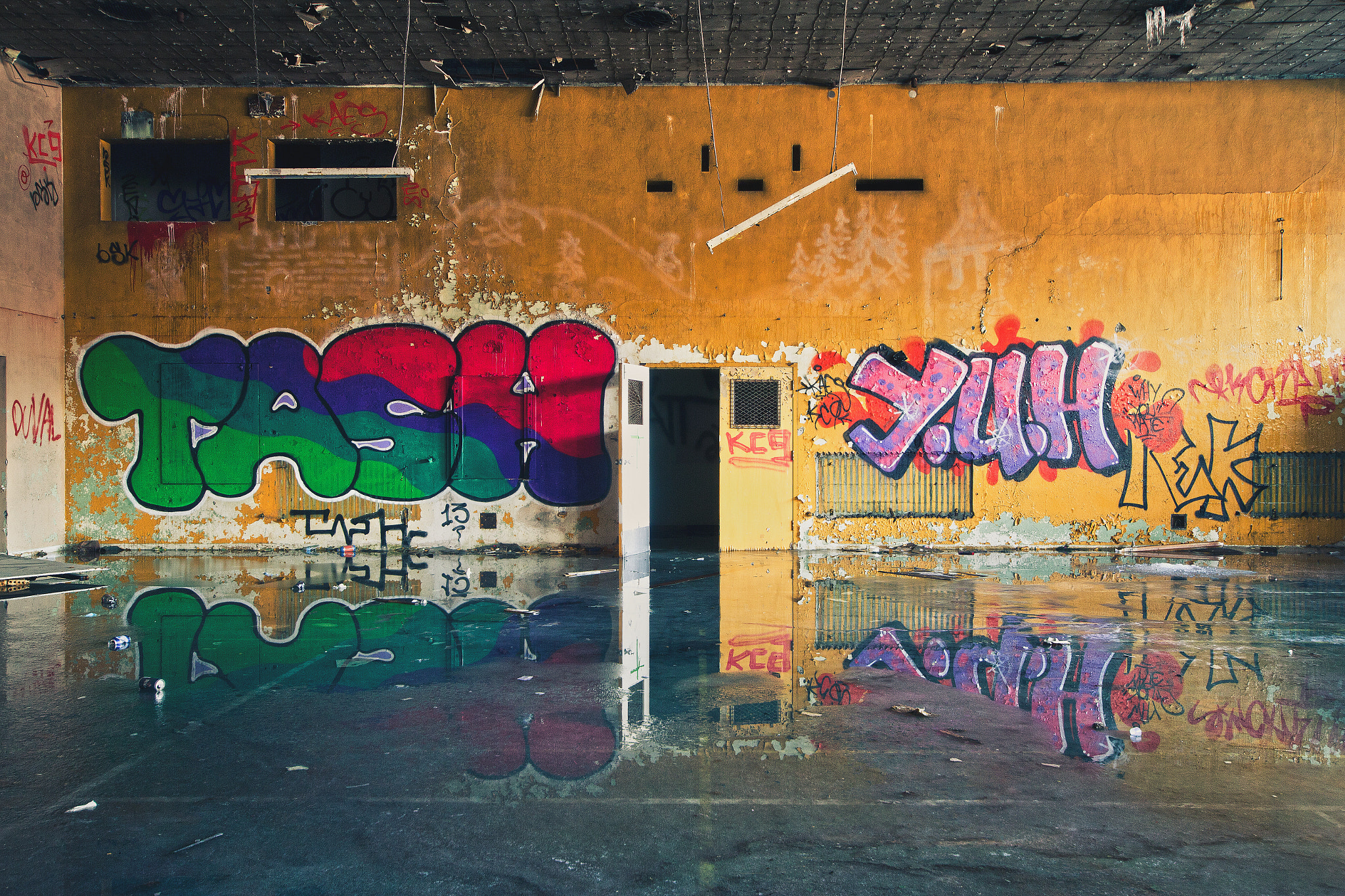 Canon EOS 60D + Sigma 10-20mm F4-5.6 EX DC HSM sample photo. The mirrors of agony photography