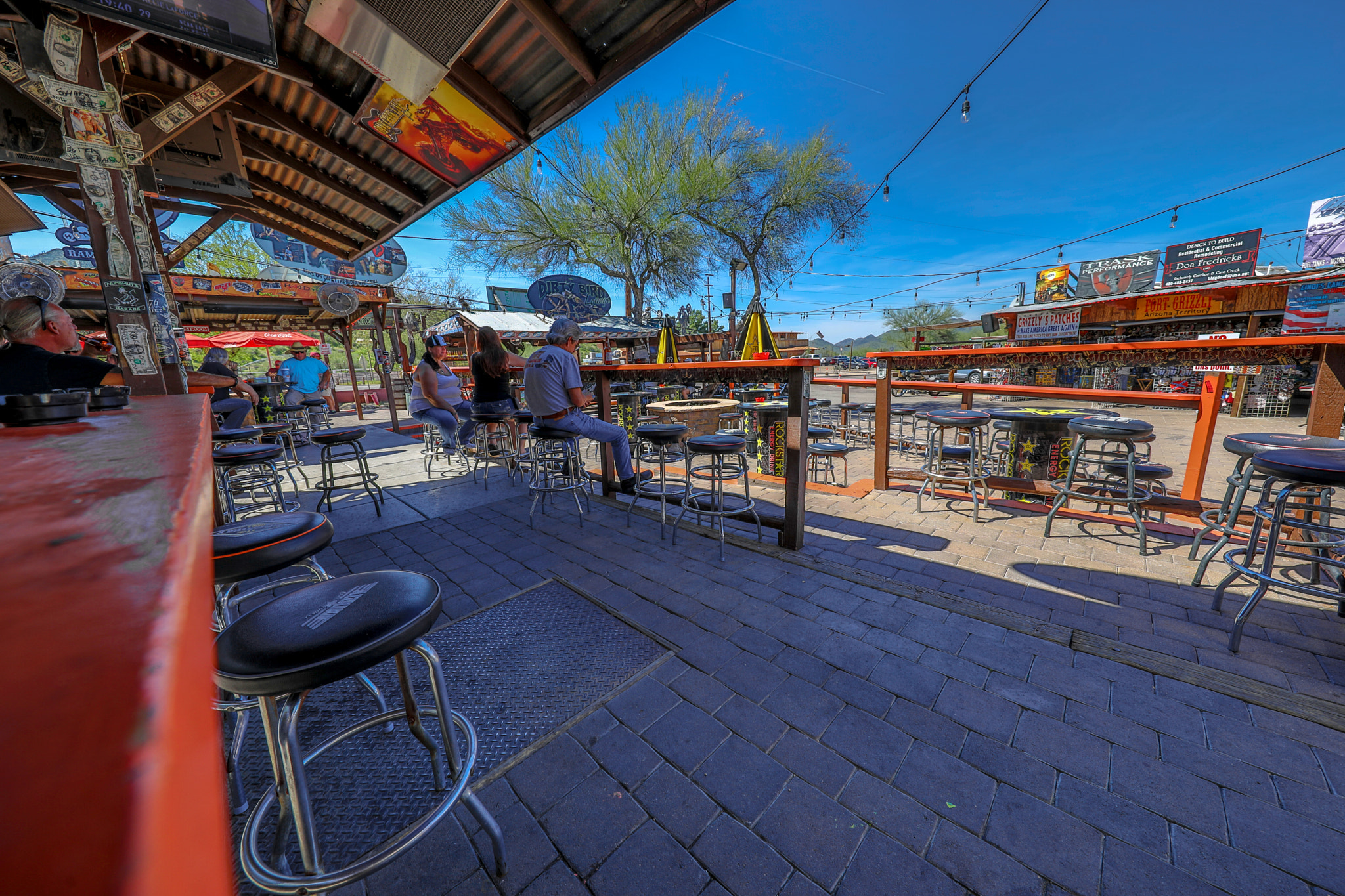 Canon EF 11-24mm F4L USM sample photo. Seat at the bar photography