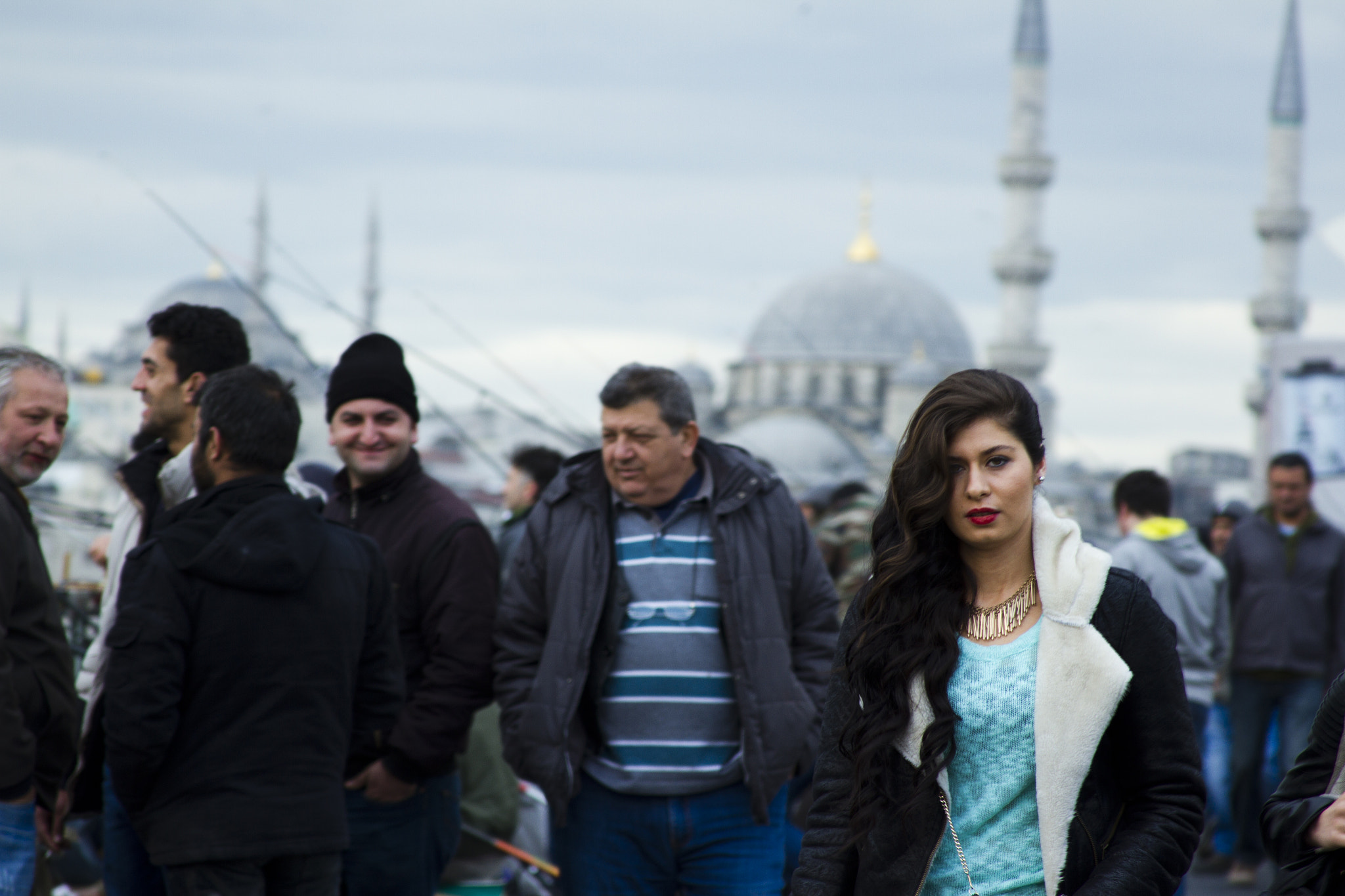 Canon EOS 7D + Canon EF 28-135mm F3.5-5.6 IS USM sample photo. The woman on the galata bridge photography