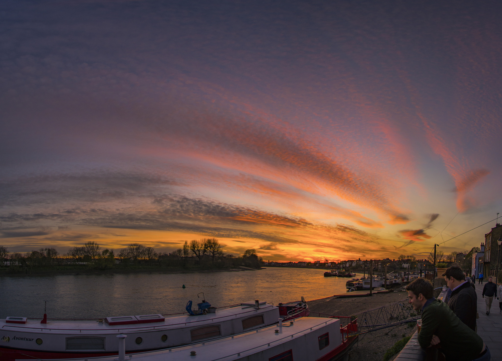 Sigma 10-20mm F3.5 EX DC HSM sample photo. Sunday night photography