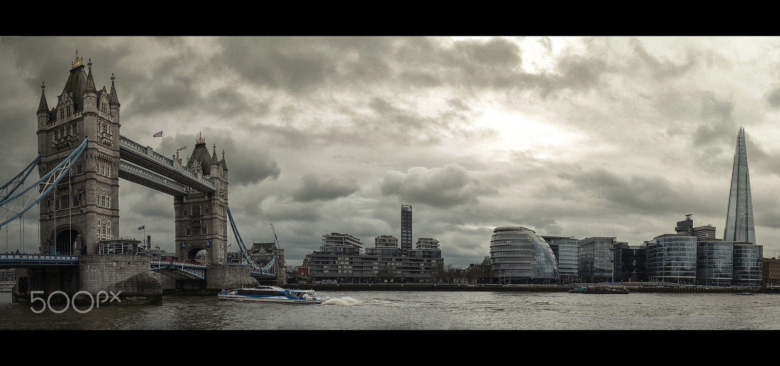 Canon EOS 5D Mark II sample photo. London photography