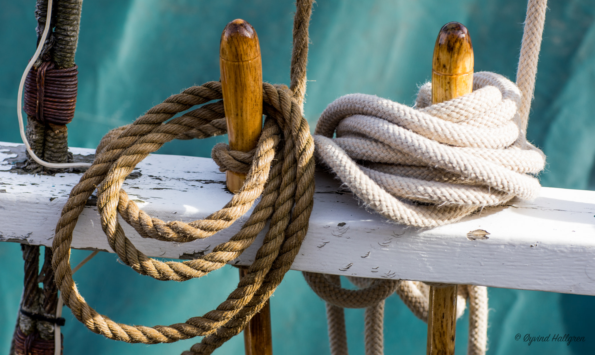 Canon EF 85mm F1.2L II USM sample photo. Details from an old boat photography